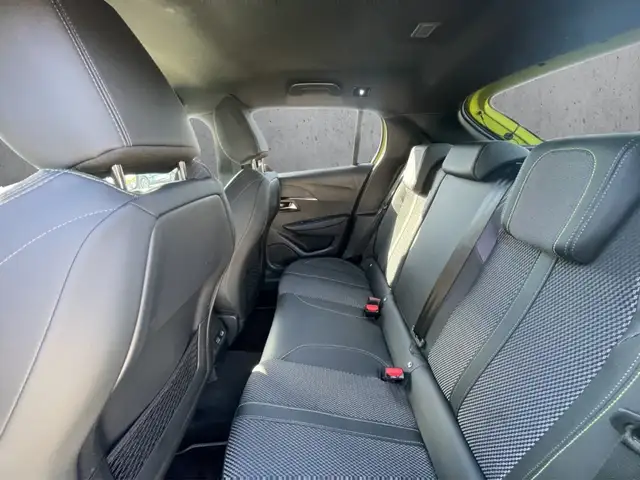 Peugeot 208 view 8