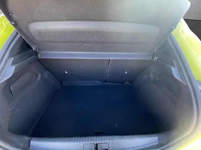 Peugeot 208 view 7