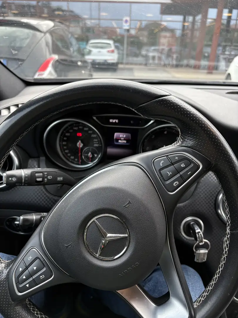 Mercedes-Benz CLA 180 d Premium FL - 1