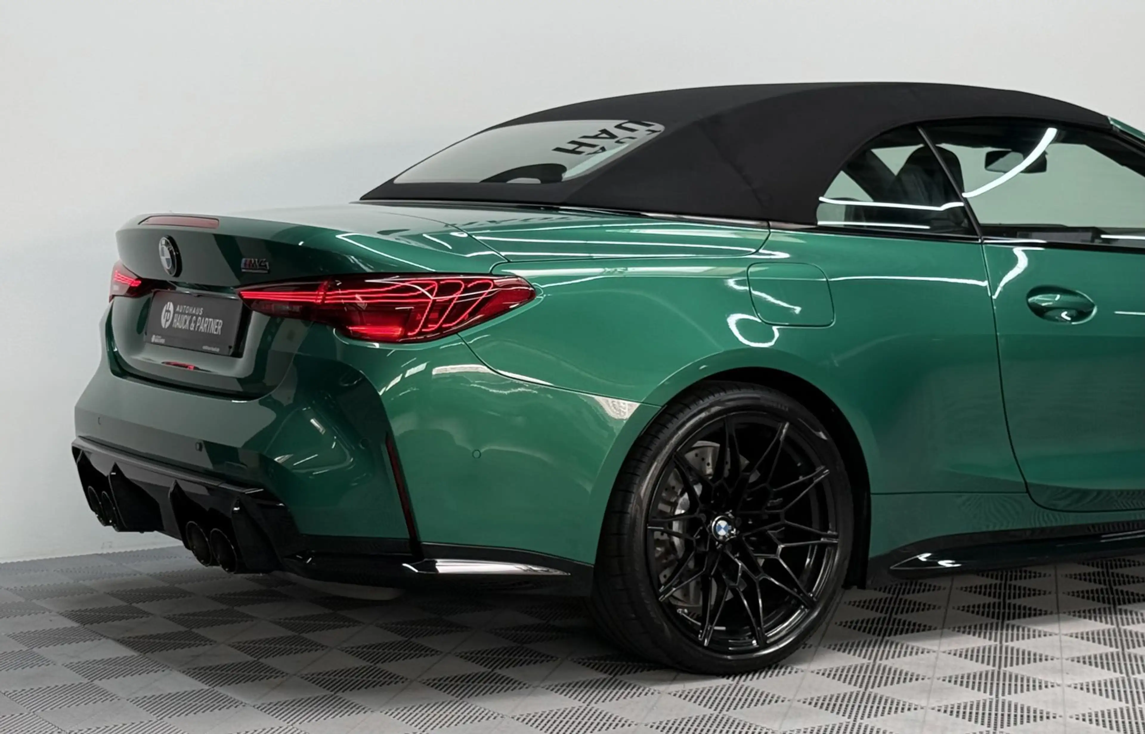 BMW M4 xD Competition *Laser*Nackenhzg*Innovation*HK — photo 11