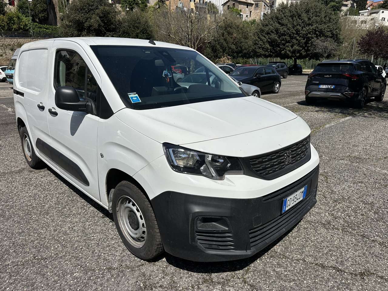 Peugeot Partner Tepee Diesel Con Cassone Isotermico