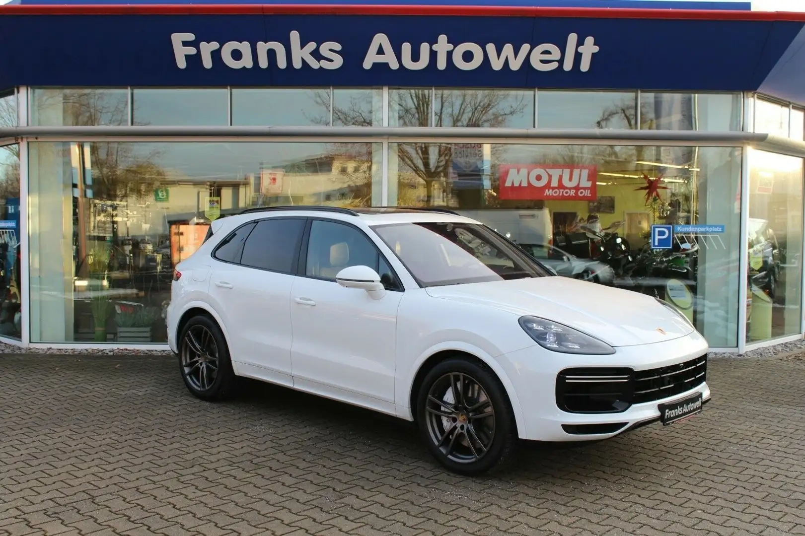 Porsche Cayenne Turbo+Soft Close+Matrix-LED+AHK+Panorama Weiß - 1