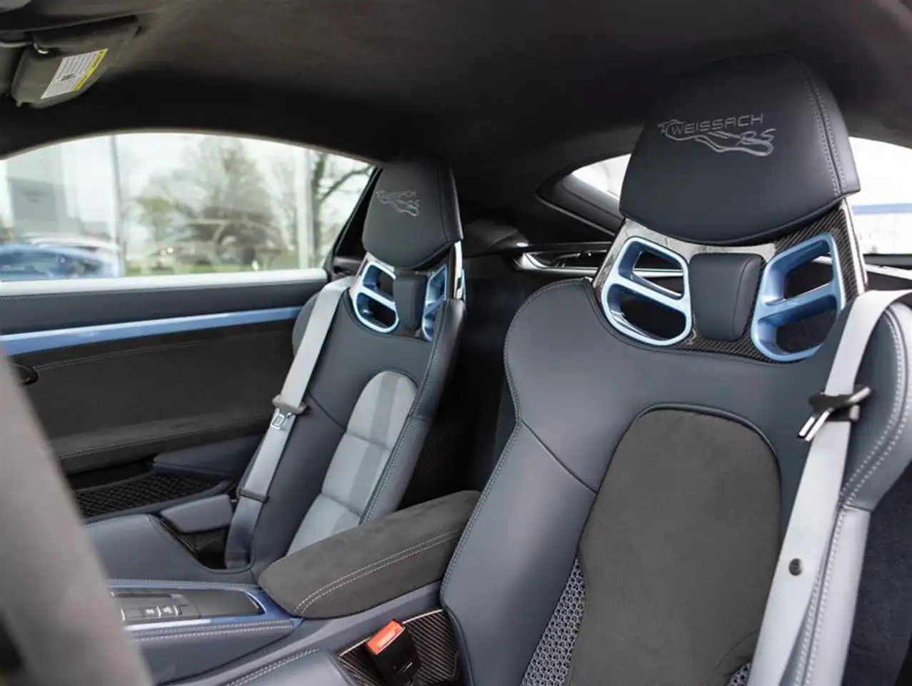 Porsche 718 Cayman снимка Porsche 718 Cayman