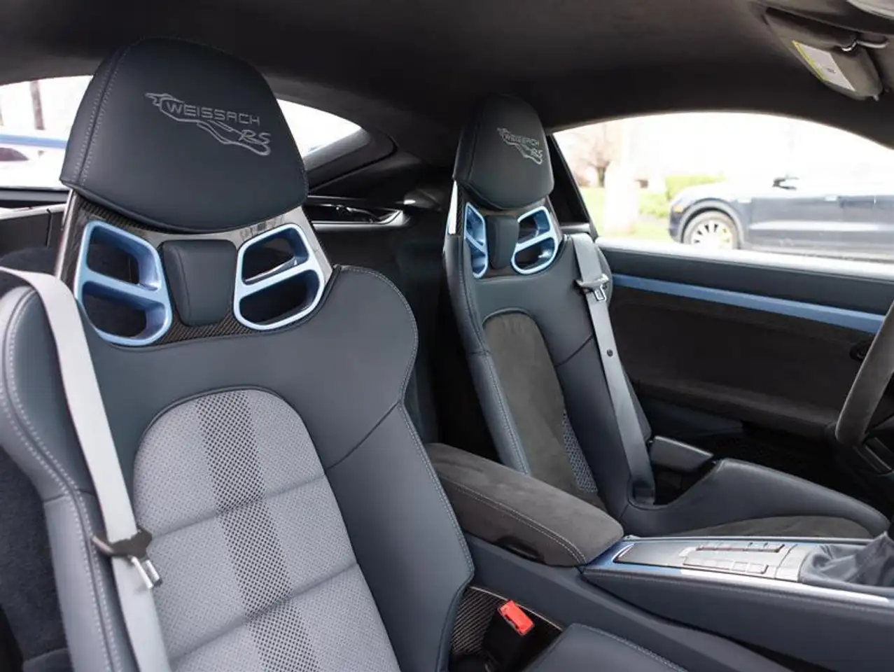 Porsche 718 Cayman снимка Porsche 718 Cayman