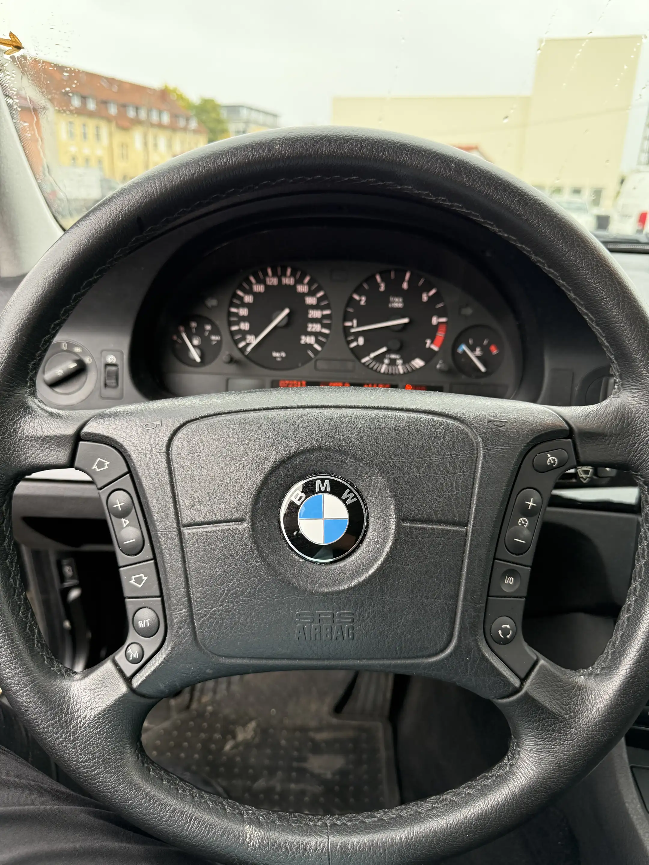 BMW 525 5er 525i E39 — photo 8