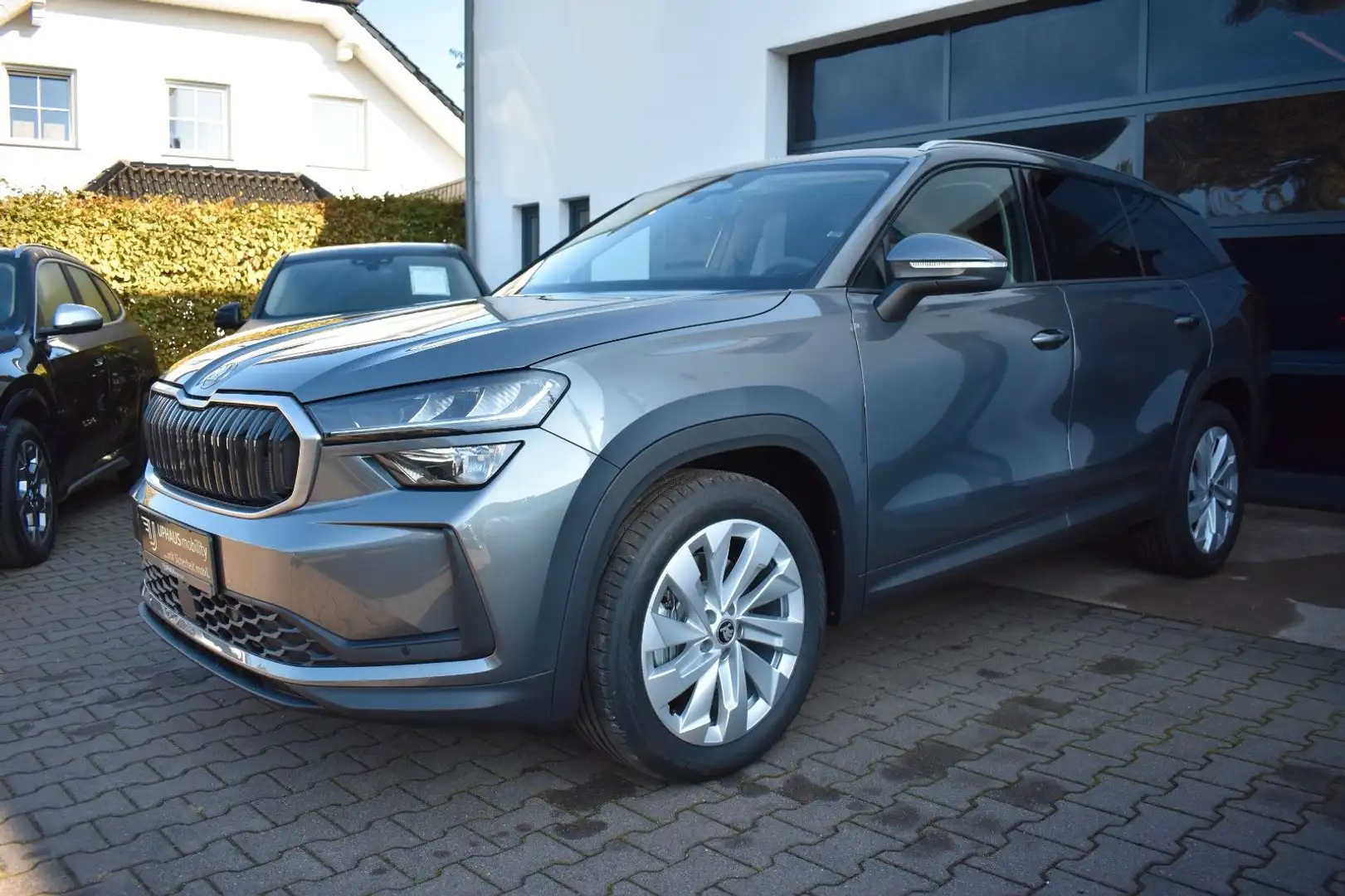 Skoda Kodiaq 1.5 TSI mHEV DSG Selection*7-Sitze*AHKsch Grau - 2