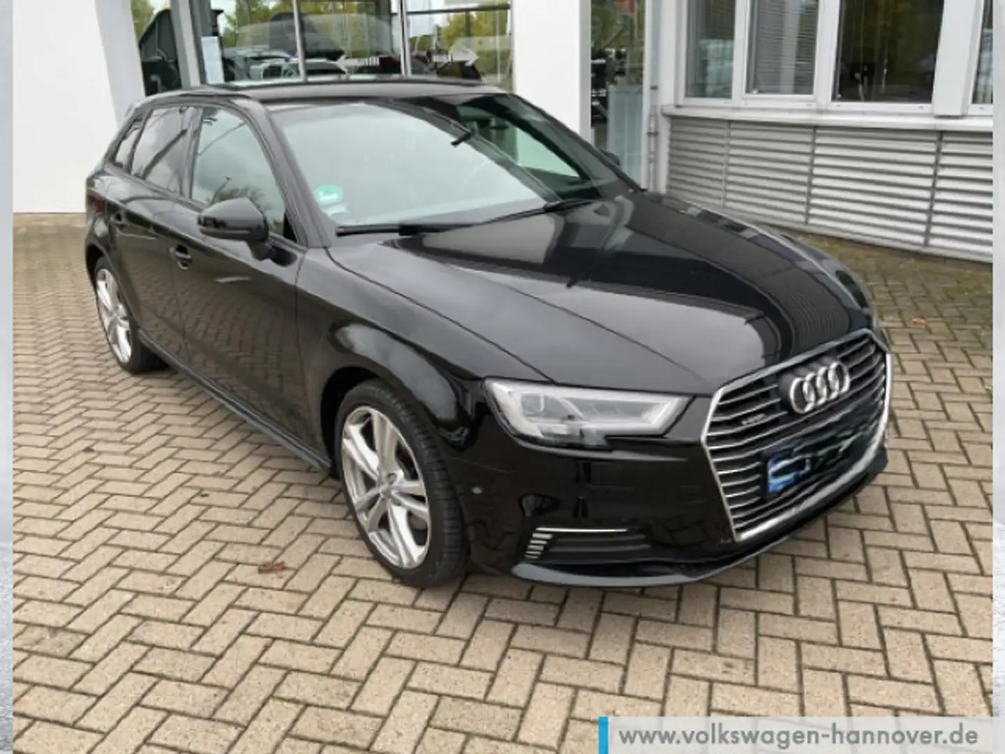 Audi A3 e-tron Sport 40 S-tronic AHK LED Di Schwarz - 1