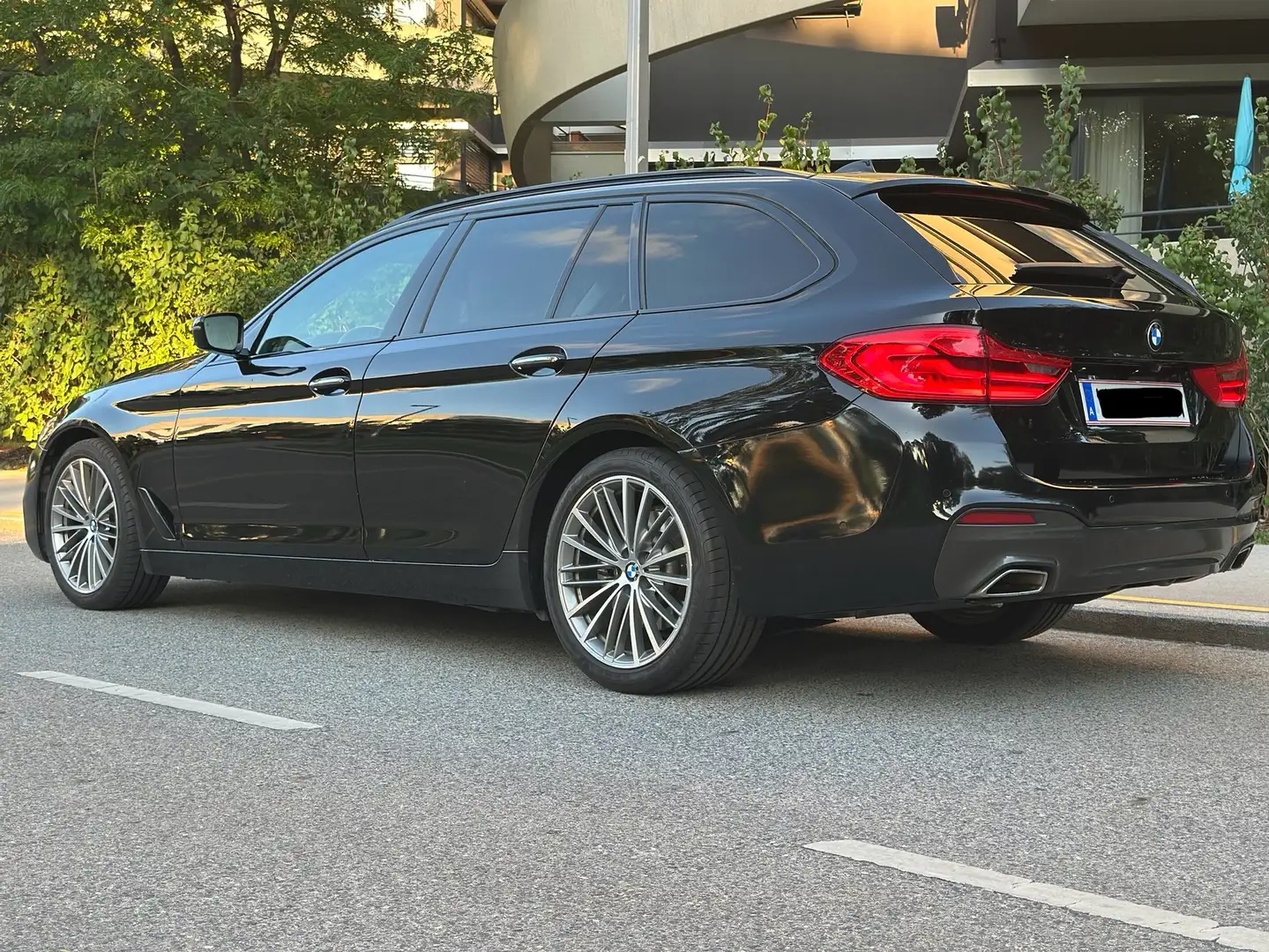 BMW 520 520d  SportTouring Aut. Schwarz - 1