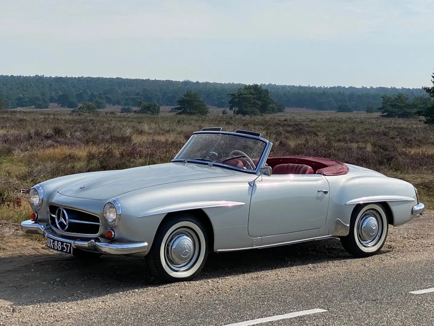 Mercedes-Benz 190 SL Серебристый - 1