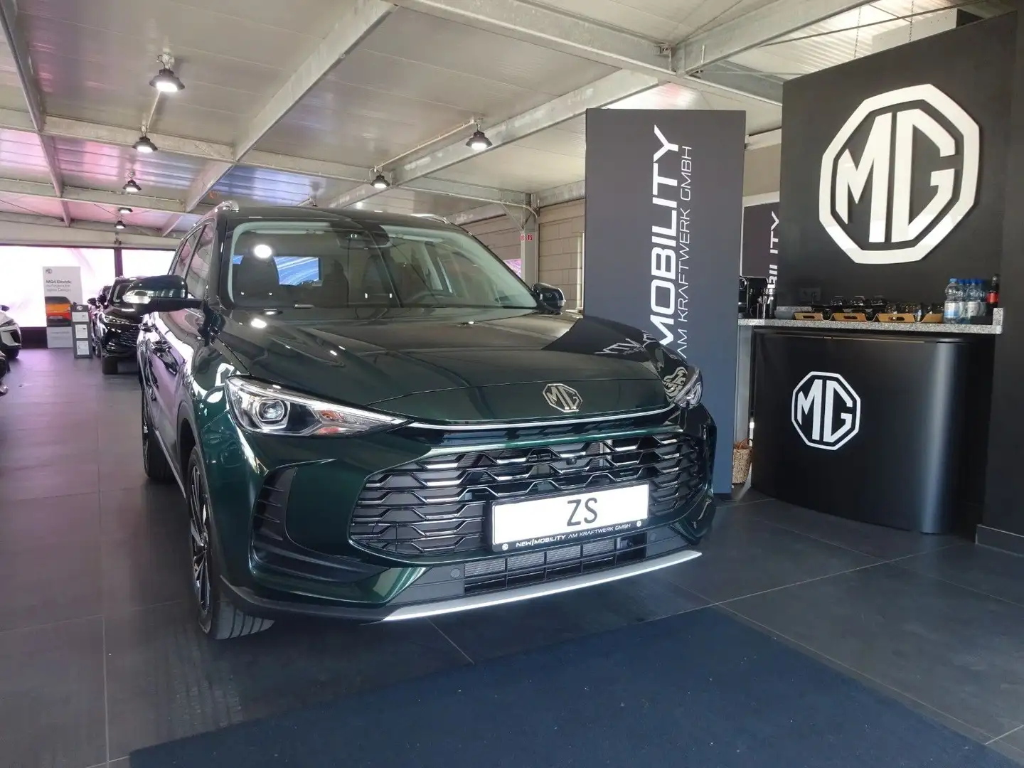 MG ZS 1.5 Hybrid+ Luxury MY25 Lagerfahrzeug Green - 1