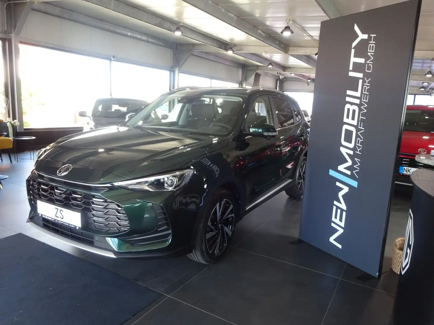 MG ZS 1.5 Hybrid+ Luxury MY25 Lagerfahrzeug Green - 2