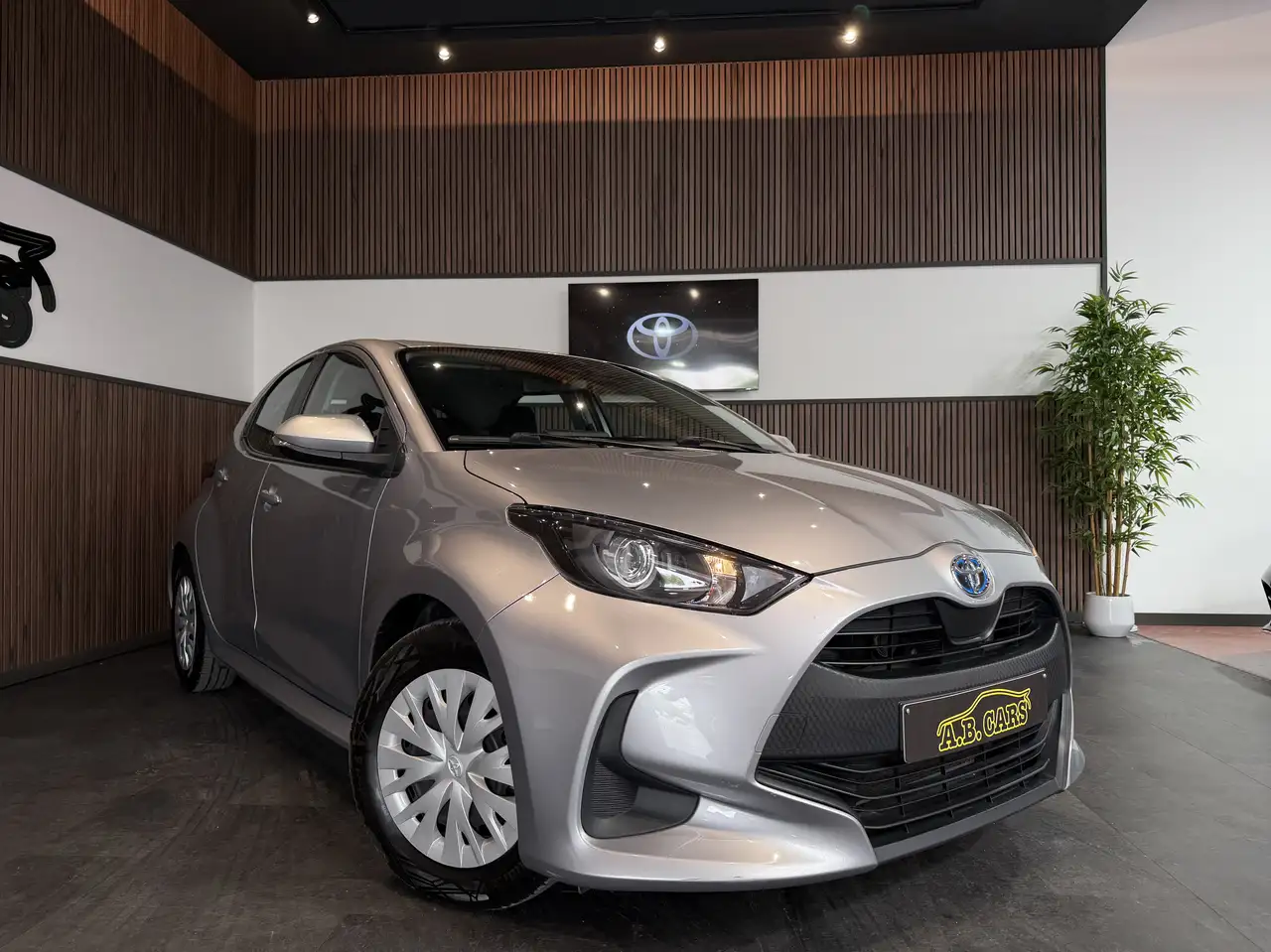 Toyota Yaris HYBRIDE 1.5i VVT-iE AUTOMATIQUE GARANTIE 12M, миниатюра 3