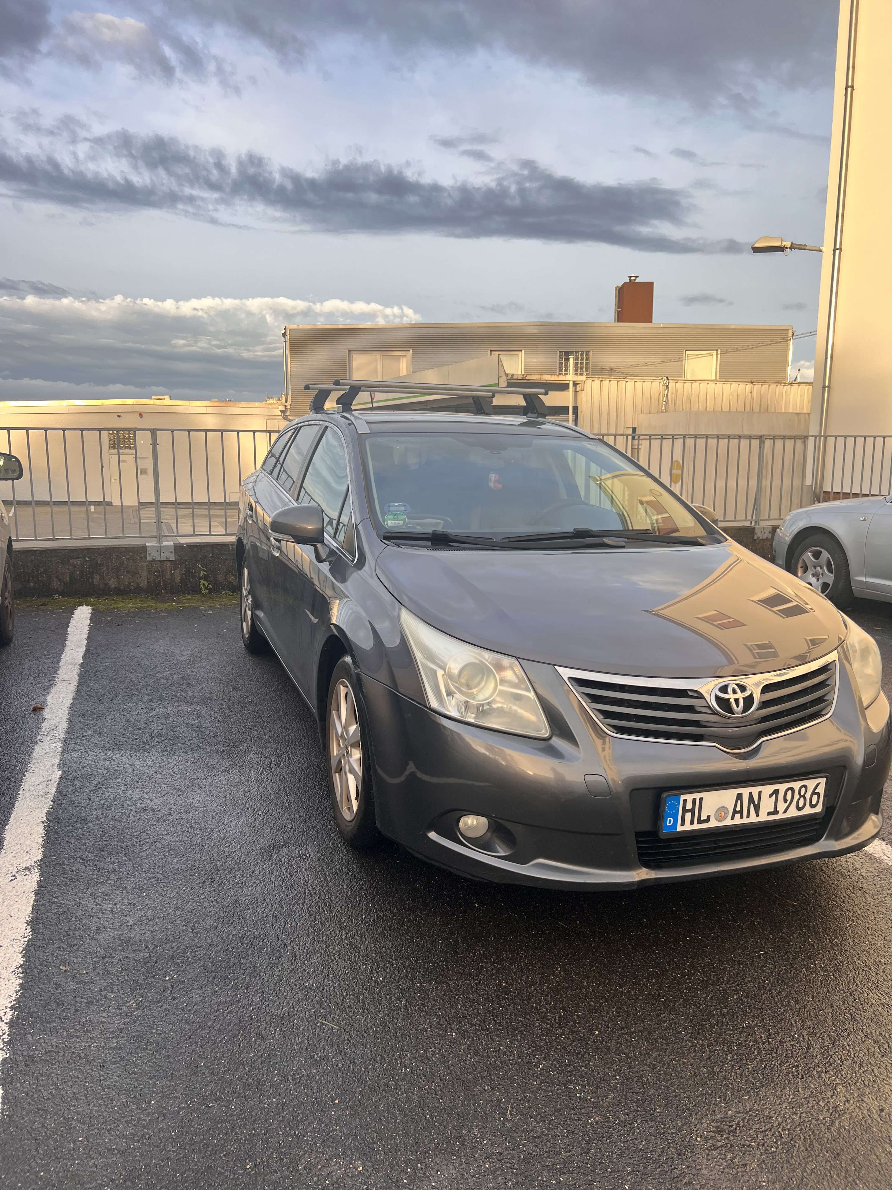 Second hand Toyota Avensis 2.0