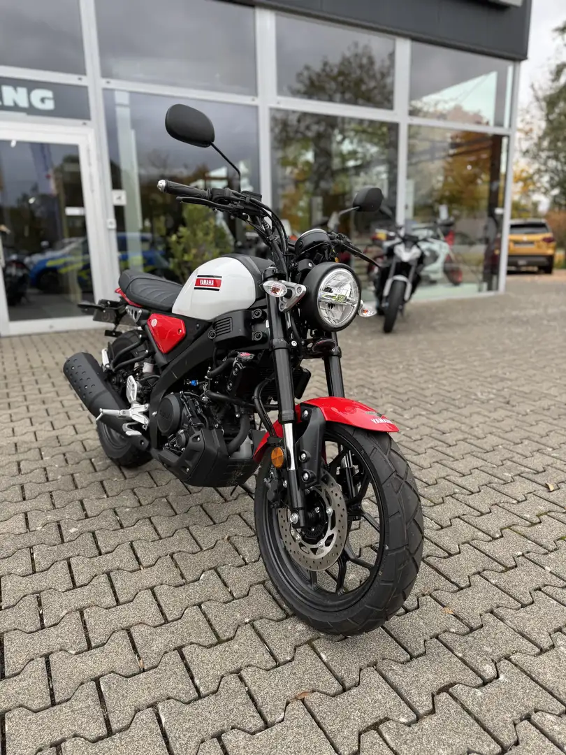 Yamaha XSR 125 Kennzeichenträgerumbau und 550€ Preisvorteil Weiß - 1