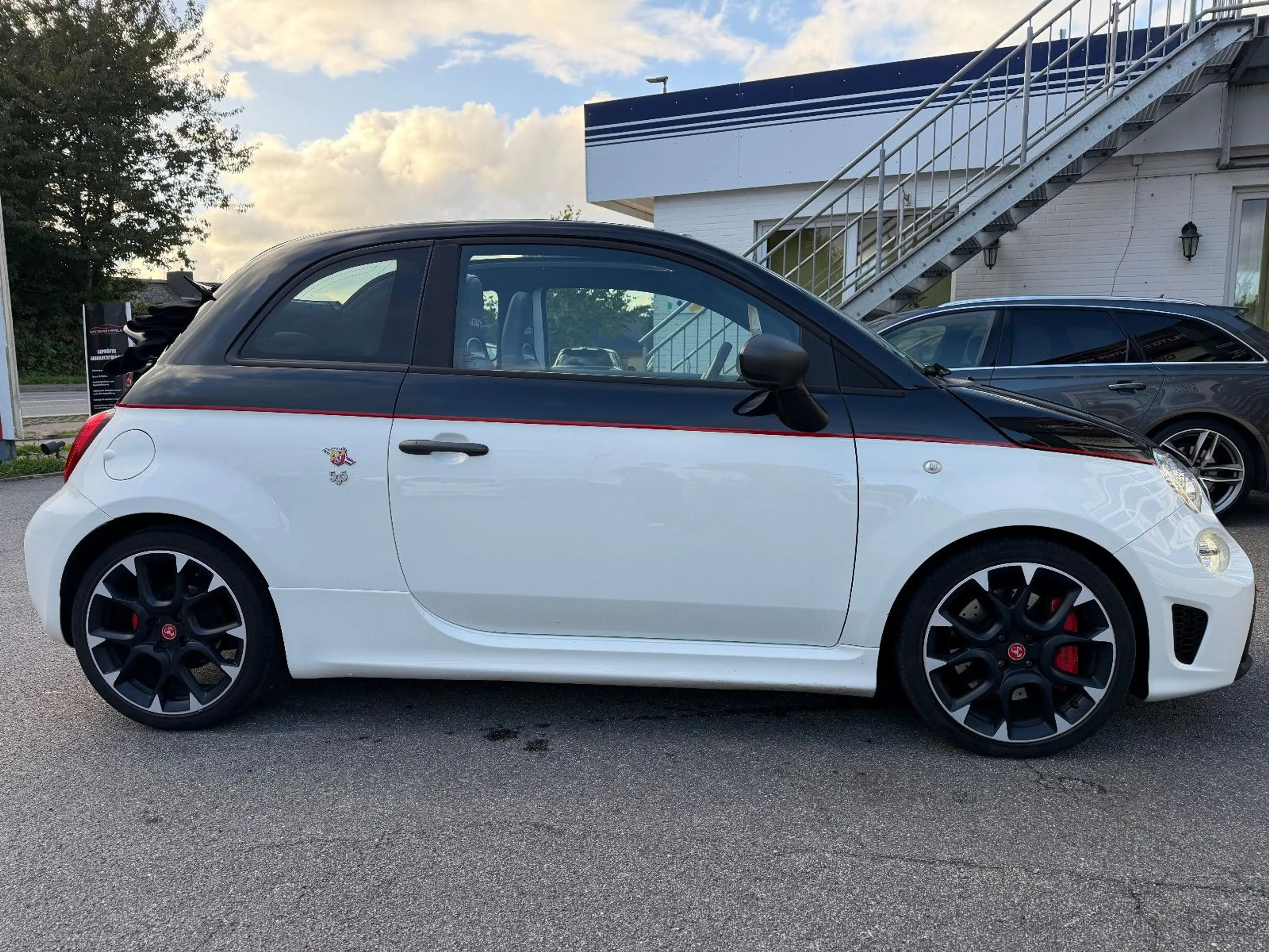 Abarth 595 Competizione 595 Cabrio Competizione (Beats-Carbon-CarPlay) — photo 12