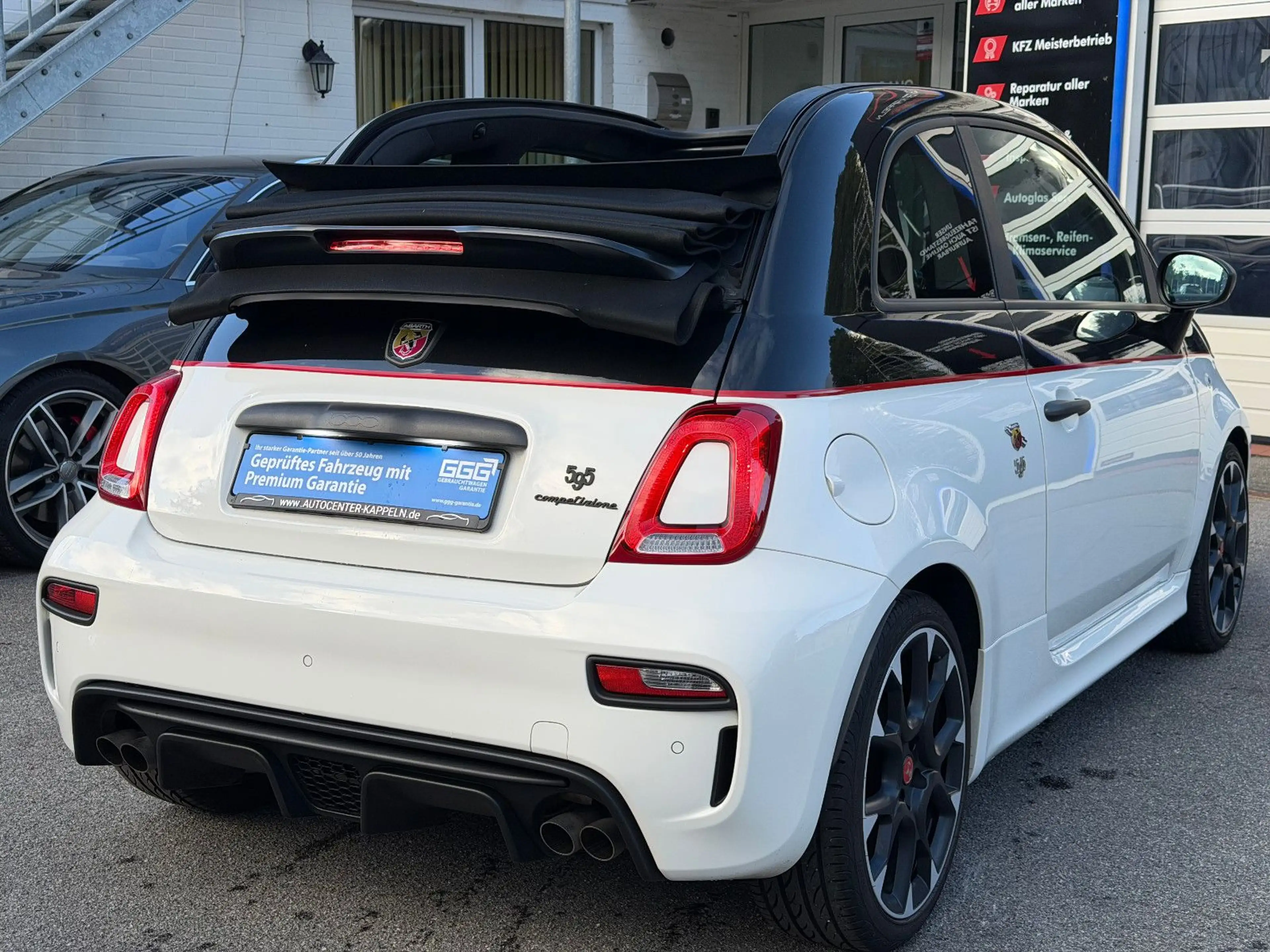 Abarth 595 Competizione 595 Cabrio Competizione (Beats-Carbon-CarPlay) — photo 10