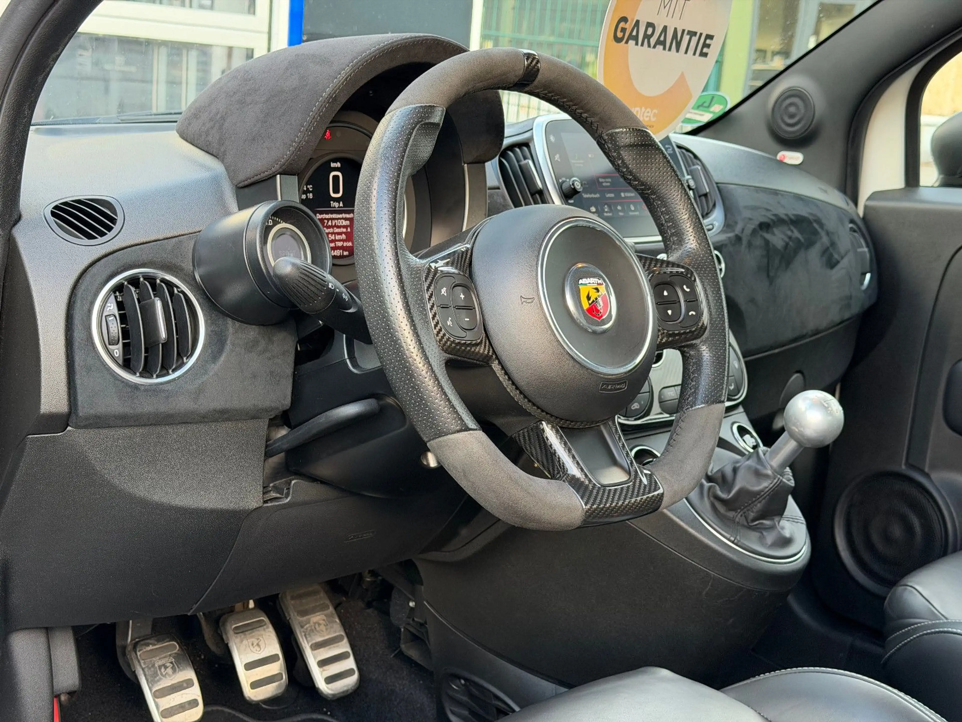 Abarth 595 Competizione 595 Cabrio Competizione (Beats-Carbon-CarPlay) — photo 15