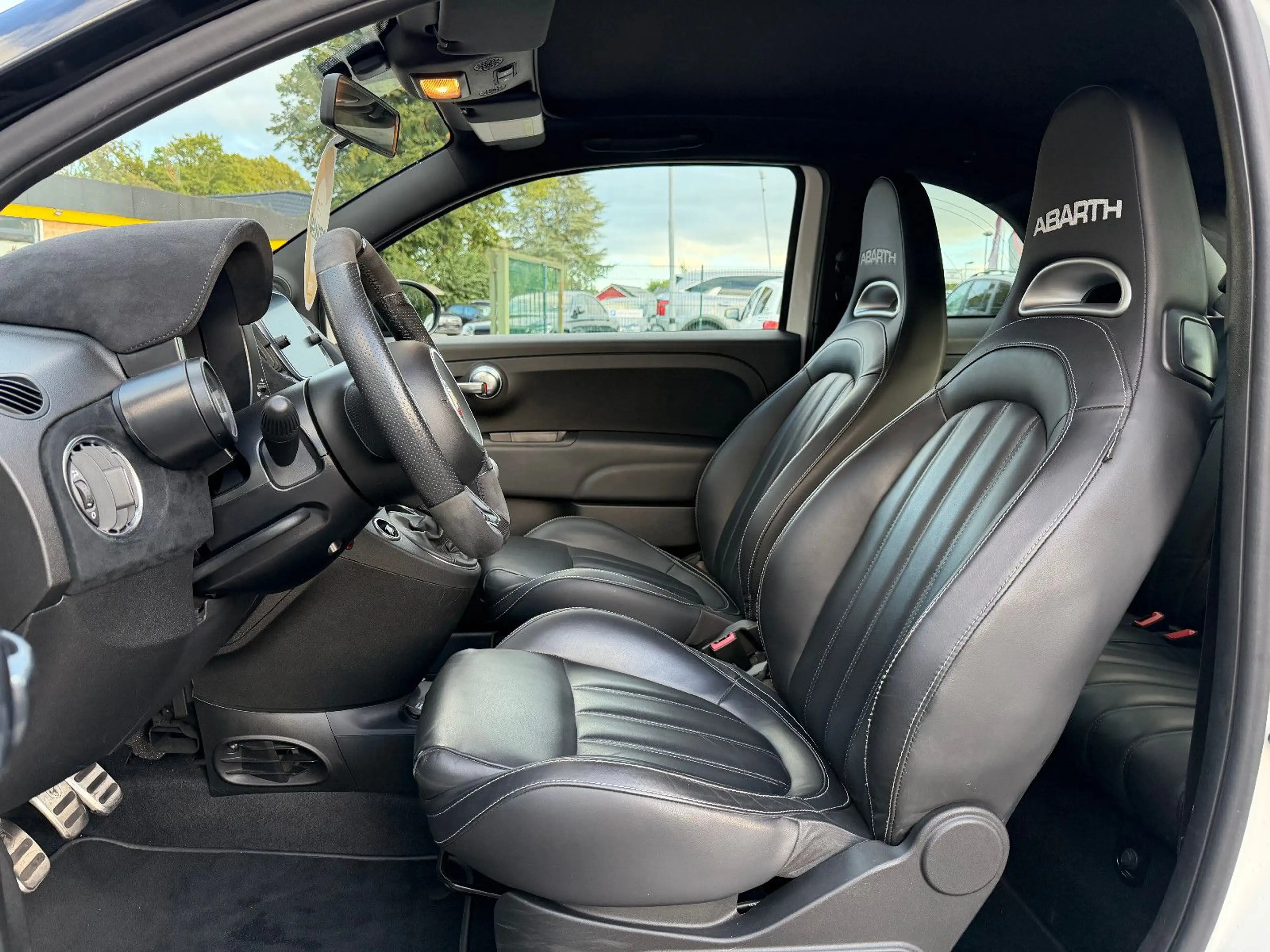 Abarth 595 Competizione 595 Cabrio Competizione (Beats-Carbon-CarPlay) — photo 14