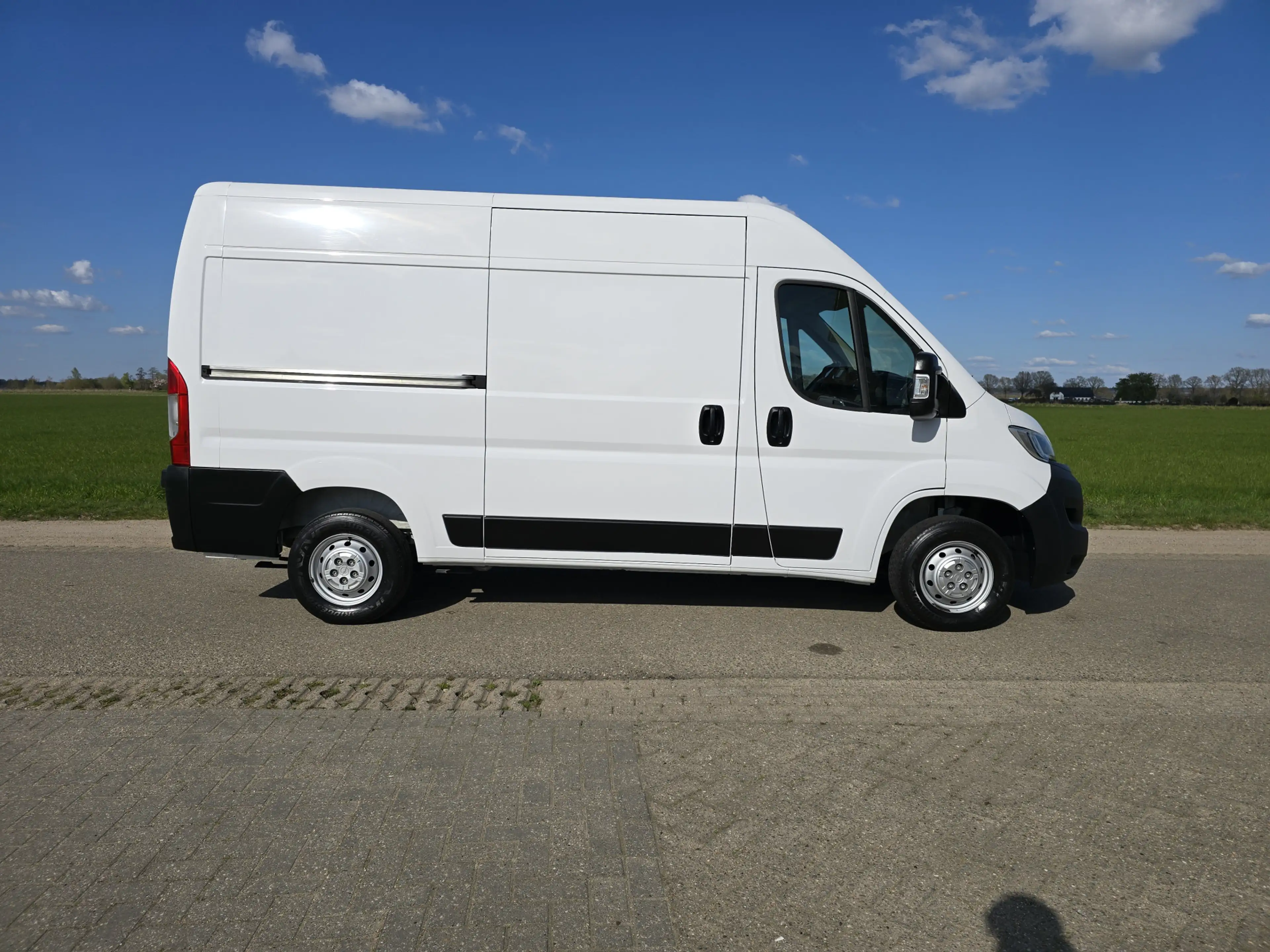 Opel Movano 2.2D 140 L2H2 3.5T - 140 Pk - Euro 6 - ParkeerCame — photo 8