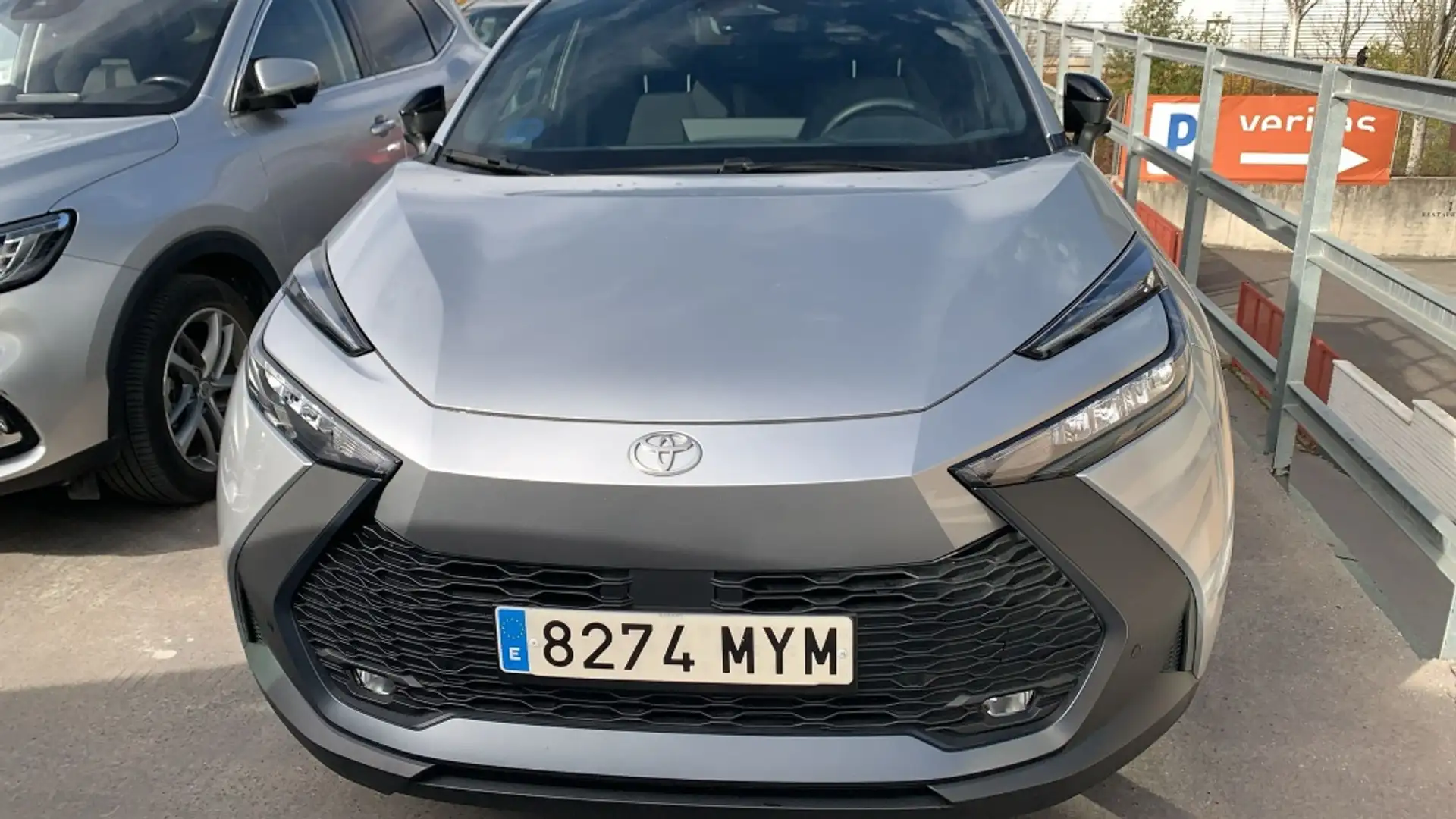 Toyota C-HR 220PH Advance Gris - 1