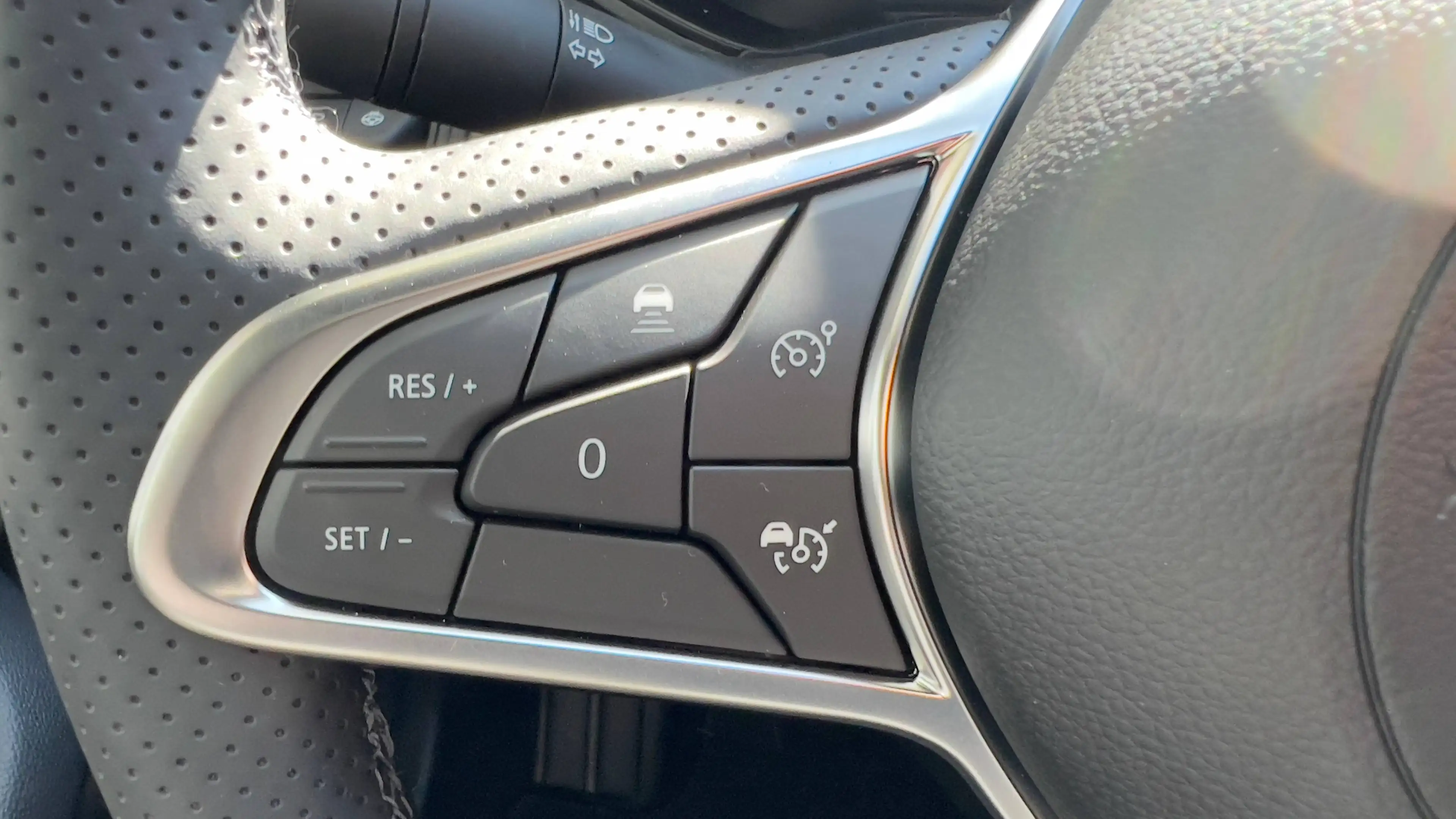 Mitsubishi Colt 1.0 Edition m. Navigationssystem, Freisprecheinrichtung, 17 Leichtmetallräder, Rückfahrkamera uvm.... — photo 14