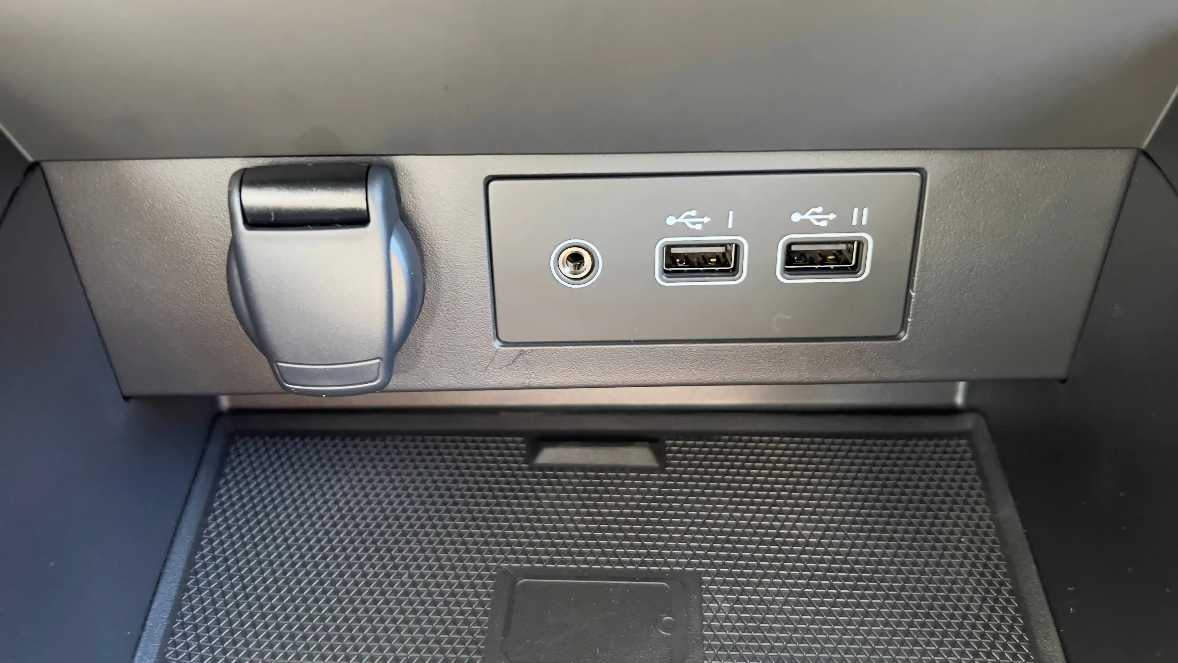 Mitsubishi Colt 1.0 Edition m. Navigationssystem, Freisprecheinrichtung, 17 Leichtmetallräder, Rückfahrkamera uvm.... — photo 11