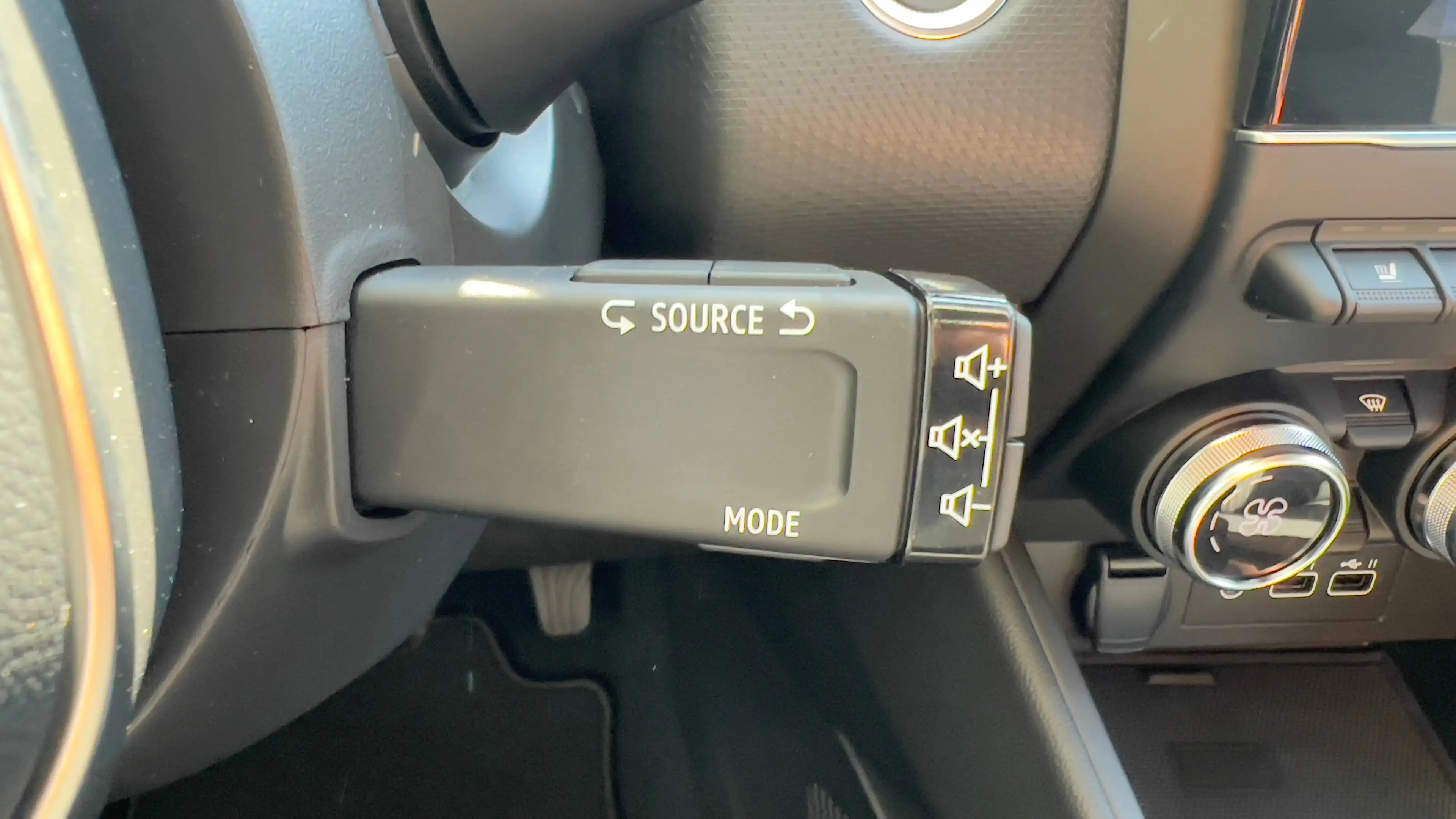 Mitsubishi Colt 1.0 Edition m. Navigationssystem, Freisprecheinrichtung, 17 Leichtmetallräder, Rückfahrkamera uvm.... — photo 10