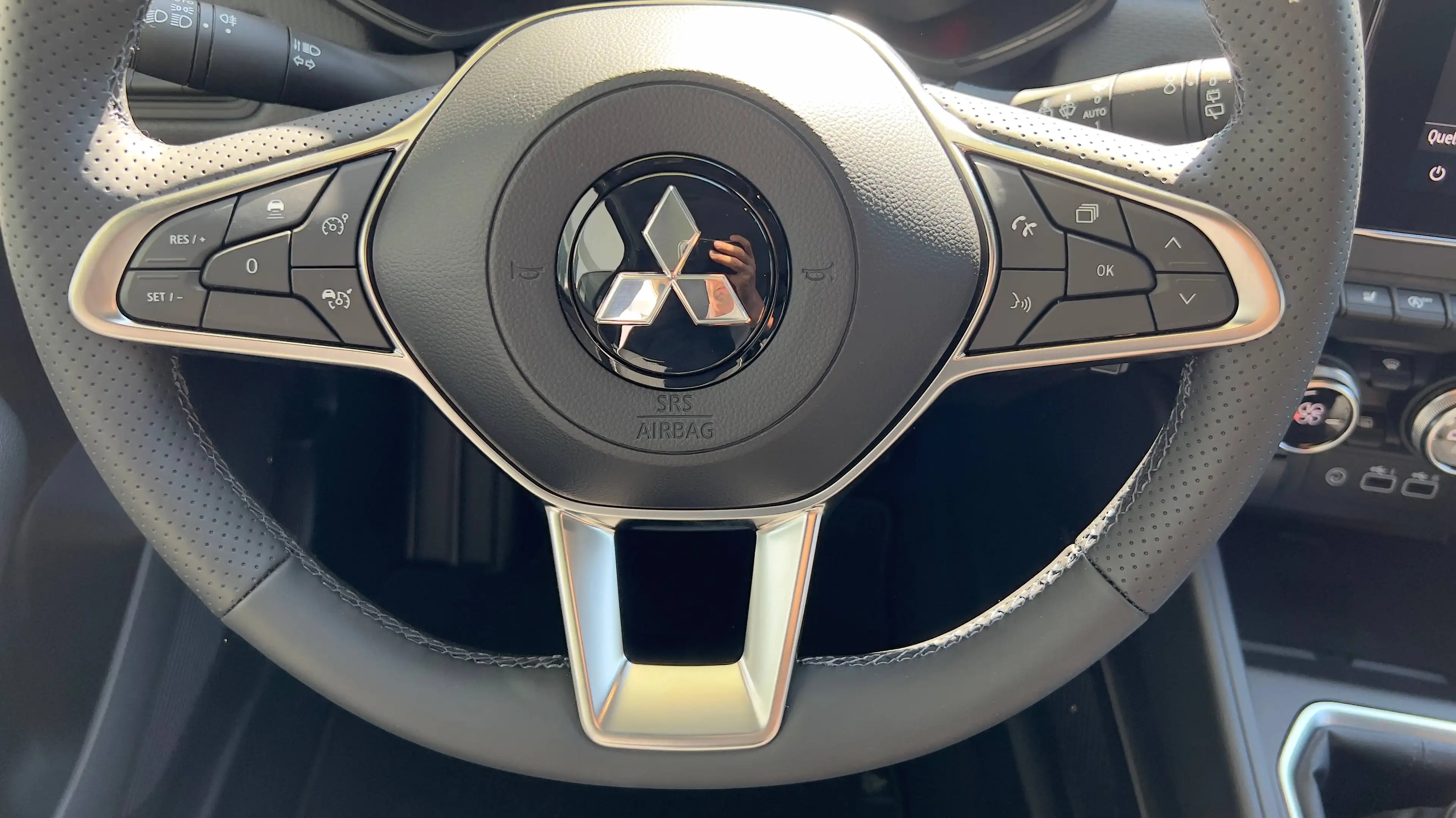 Mitsubishi Colt 1.0 Edition m. Navigationssystem, Freisprecheinrichtung, 17 Leichtmetallräder, Rückfahrkamera uvm.... — photo 15