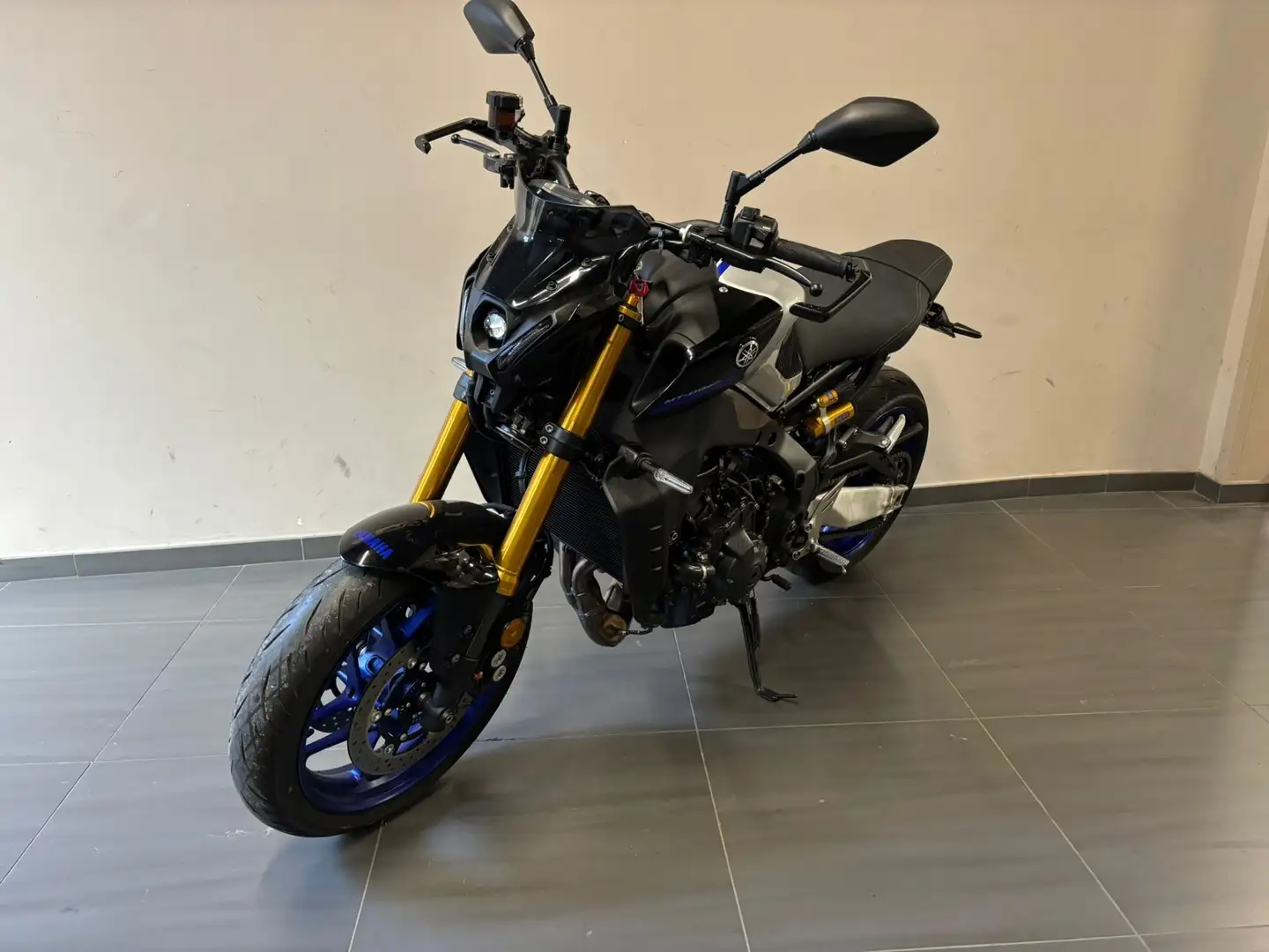 Yamaha MT-09 SP Grigio - 2