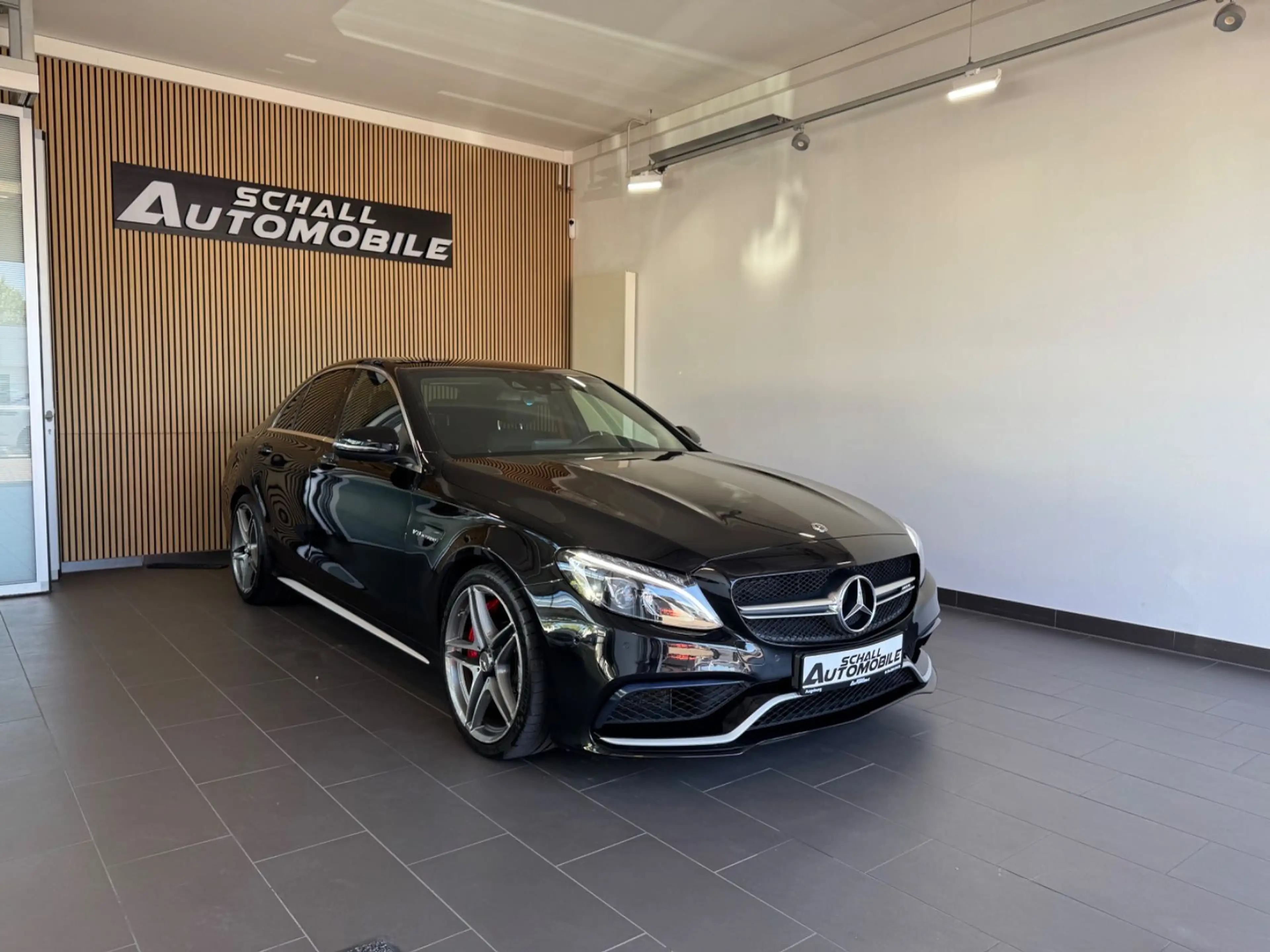 Mercedes-Benz C 63 AMG C 63s AMG Limo HUD/ILS/Temp./CAM/Drivers-Package — photo 3
