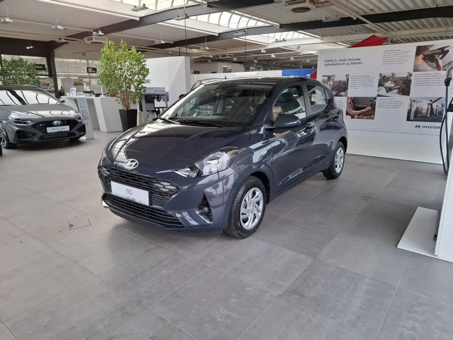 Hyundai i10 1.0 Select (Sofort verfügbar) Grau - 2