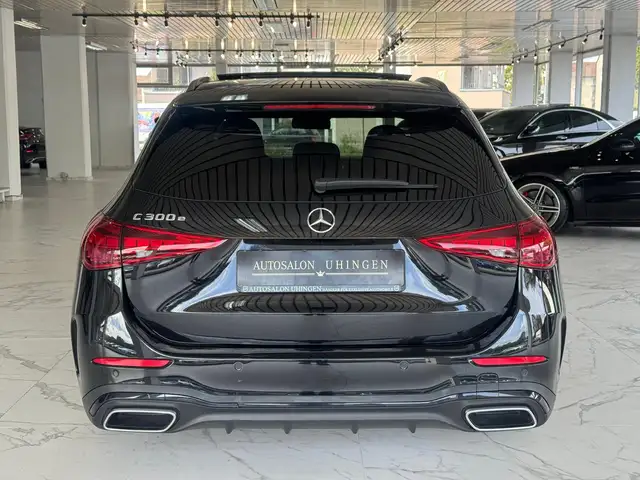 Mercedes-Benz 300 view 5