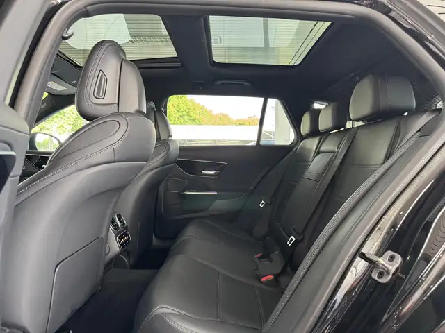 Mercedes-Benz C-Class view 15