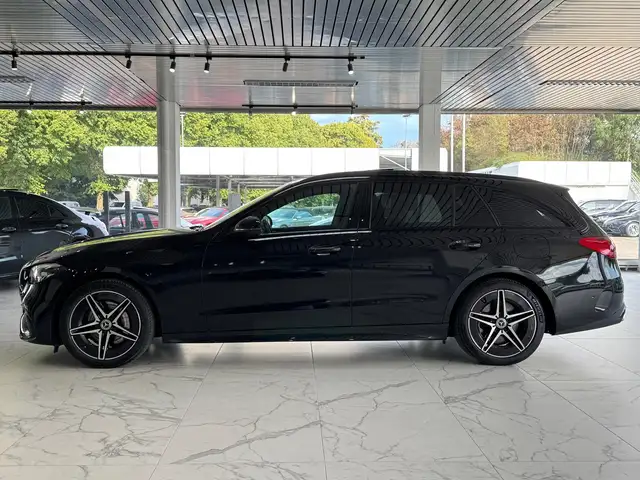 Mercedes-Benz 300 view 3
