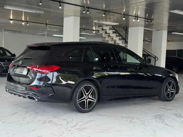 Mercedes-Benz C-Class view 4