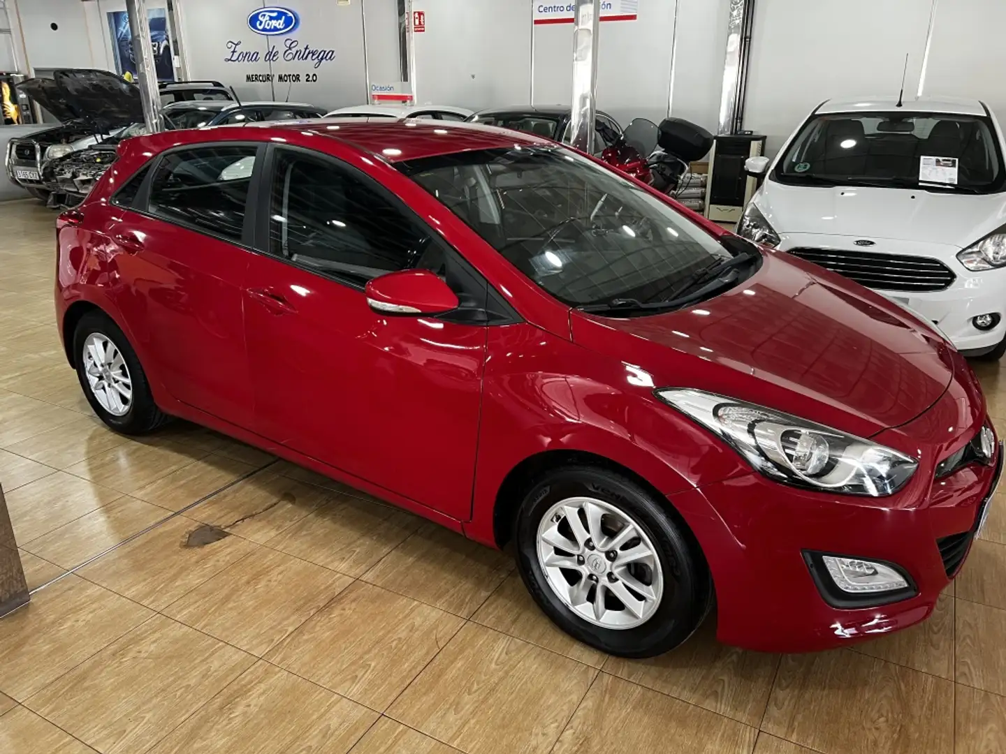Hyundai i30 1.4 Go Rojo - 2