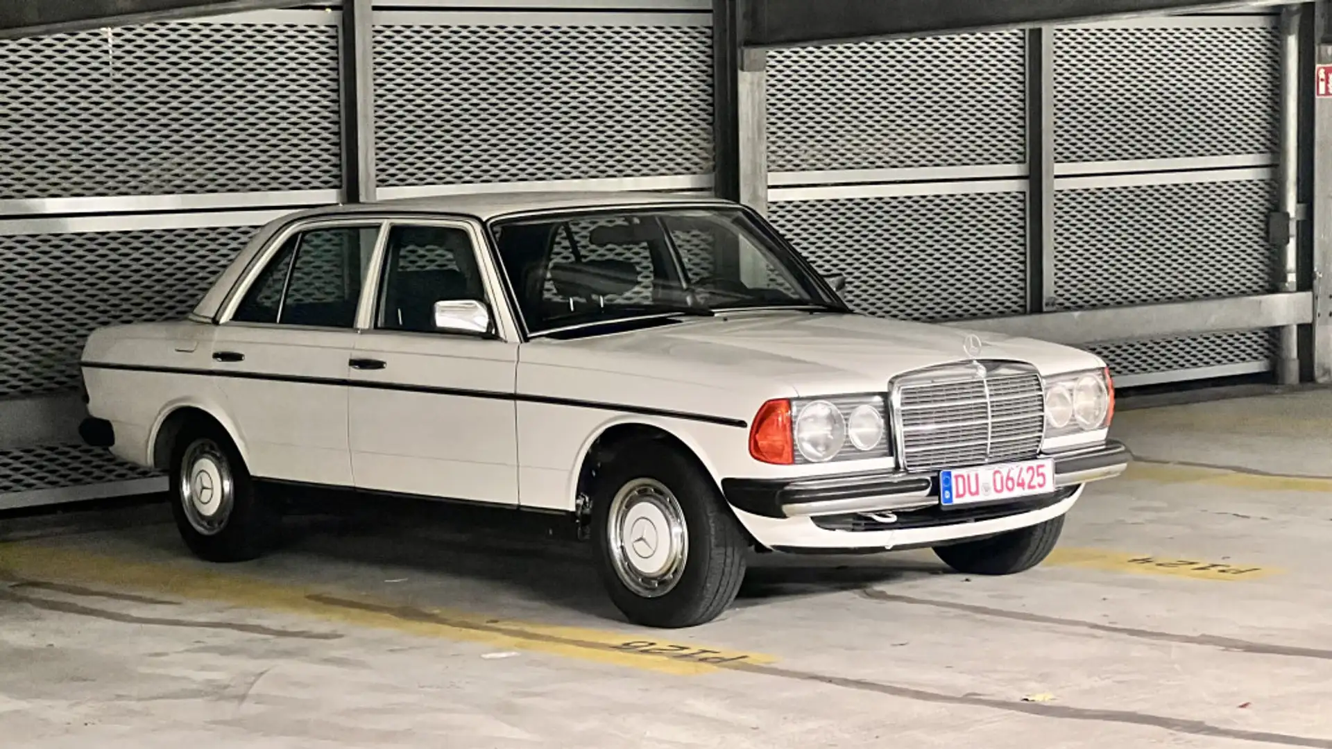 Mercedes-Benz 230 e 123 #Traumzustand #Opa'sBenz Beyaz - 1