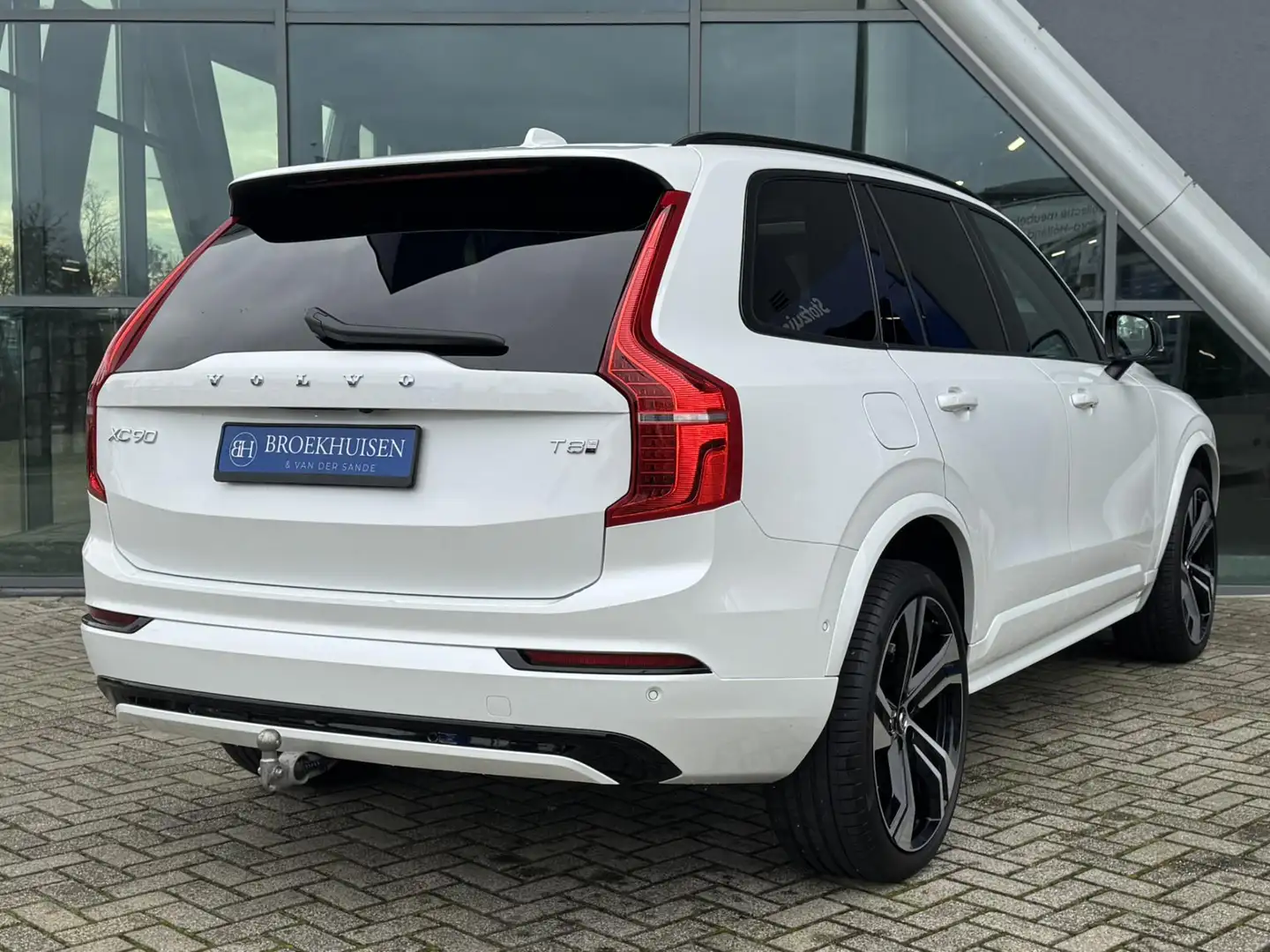 Volvo XC90 2.0 T8 Plug-in hybrid AWD Plus Dark 455pk Luchtver Wit - 2