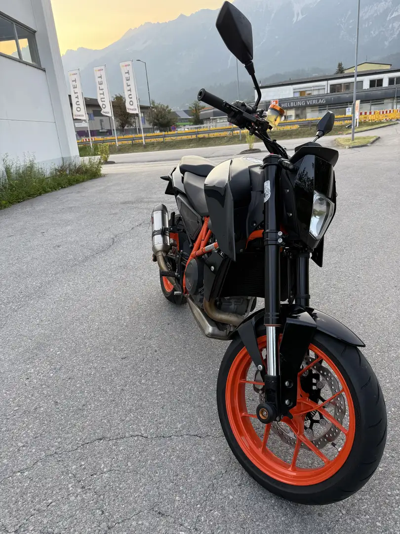 KTM 690 Duke R Schwarz - 2