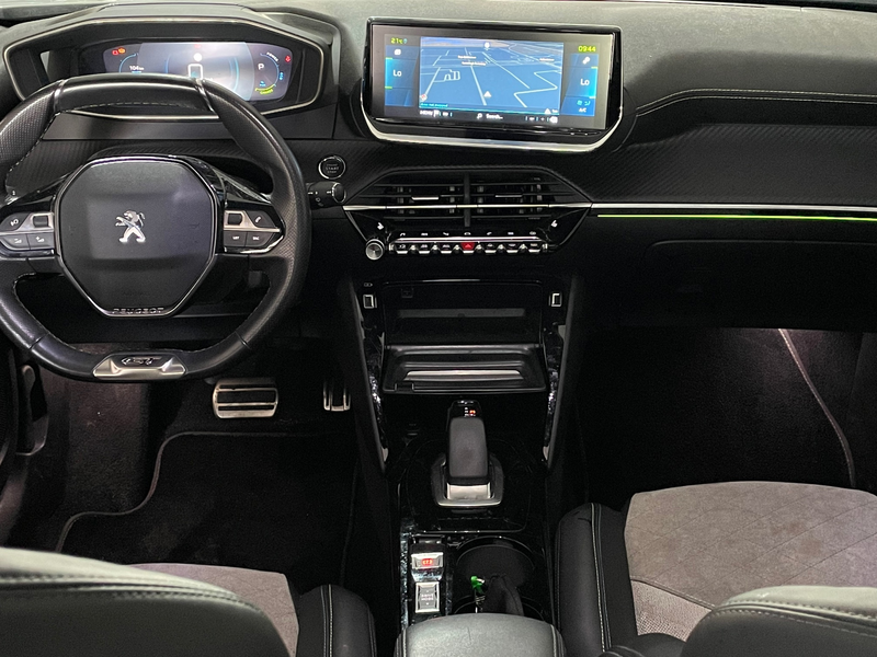 Peugeot e-2008 EV GT Pack 50 kWh PANO CAMERA SOH 91% FASE 3 DEALE — photo 7