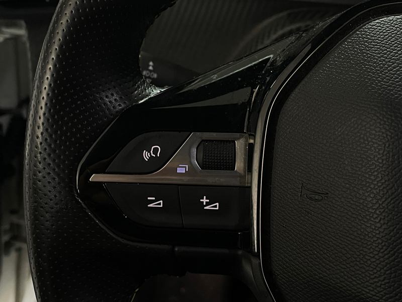 Peugeot e-2008 EV GT Pack 50 kWh PANO CAMERA SOH 91% FASE 3 DEALE — photo 10