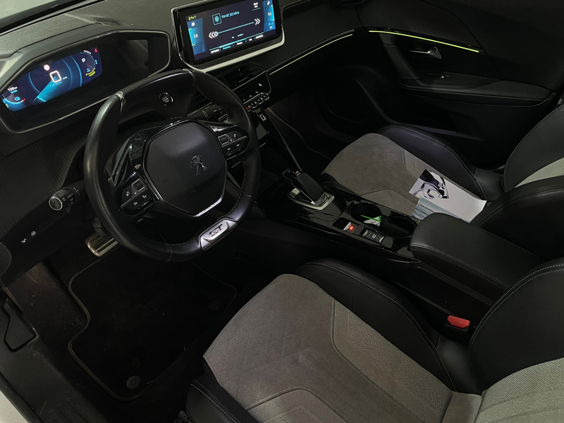 Peugeot e-2008 EV GT Pack 50 kWh PANO CAMERA SOH 91% FASE 3 DEALE — photo 6