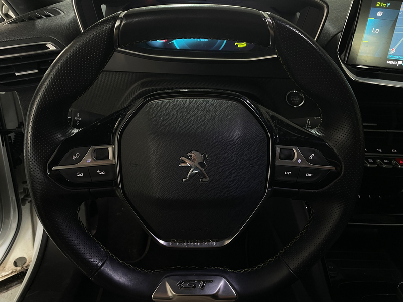 Peugeot e-2008 EV GT Pack 50 kWh PANO CAMERA SOH 91% FASE 3 DEALE — photo 9
