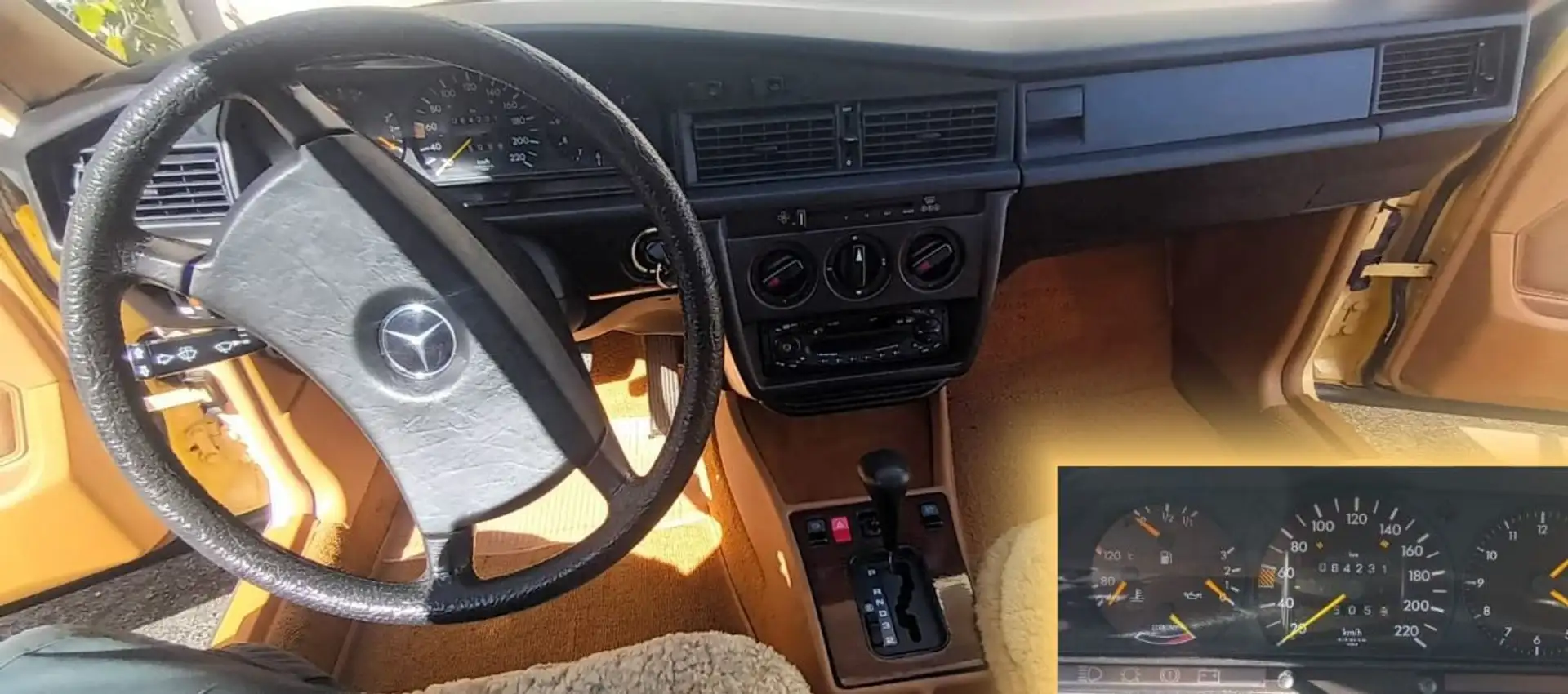 Mercedes-Benz 190 Oldtimer Gelb - 2