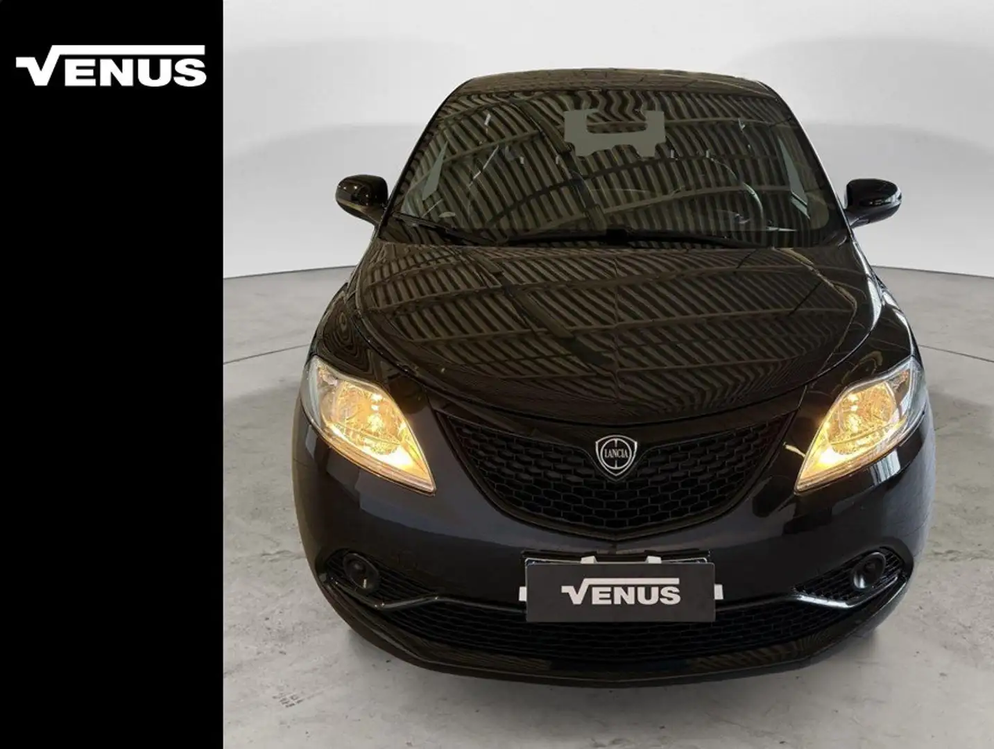 Lancia Ypsilon III 2015 Benzina 1.2 Platinum s&s 69cv my19 Nero - 1