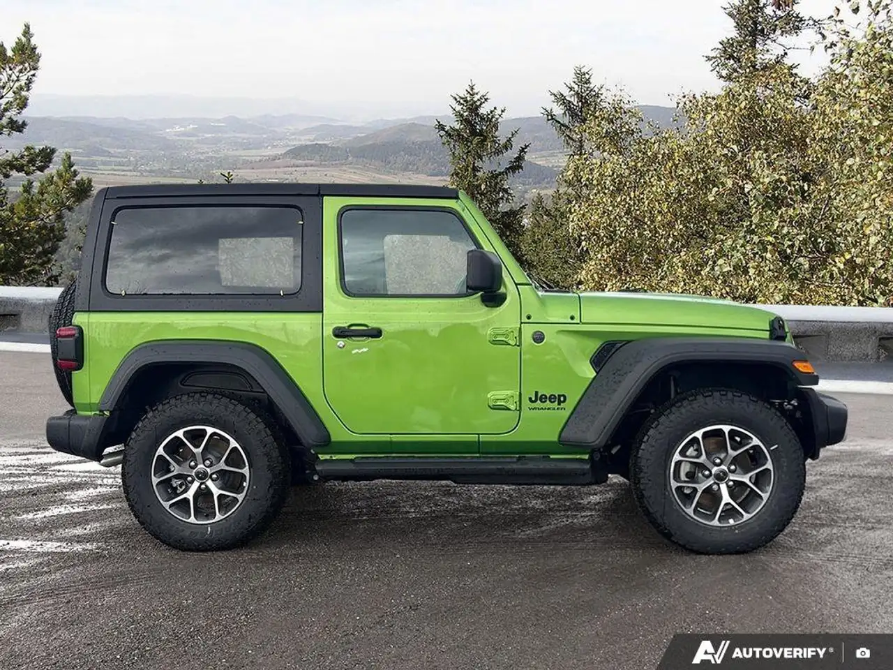Jeep Wrangler снимка Jeep Wrangler