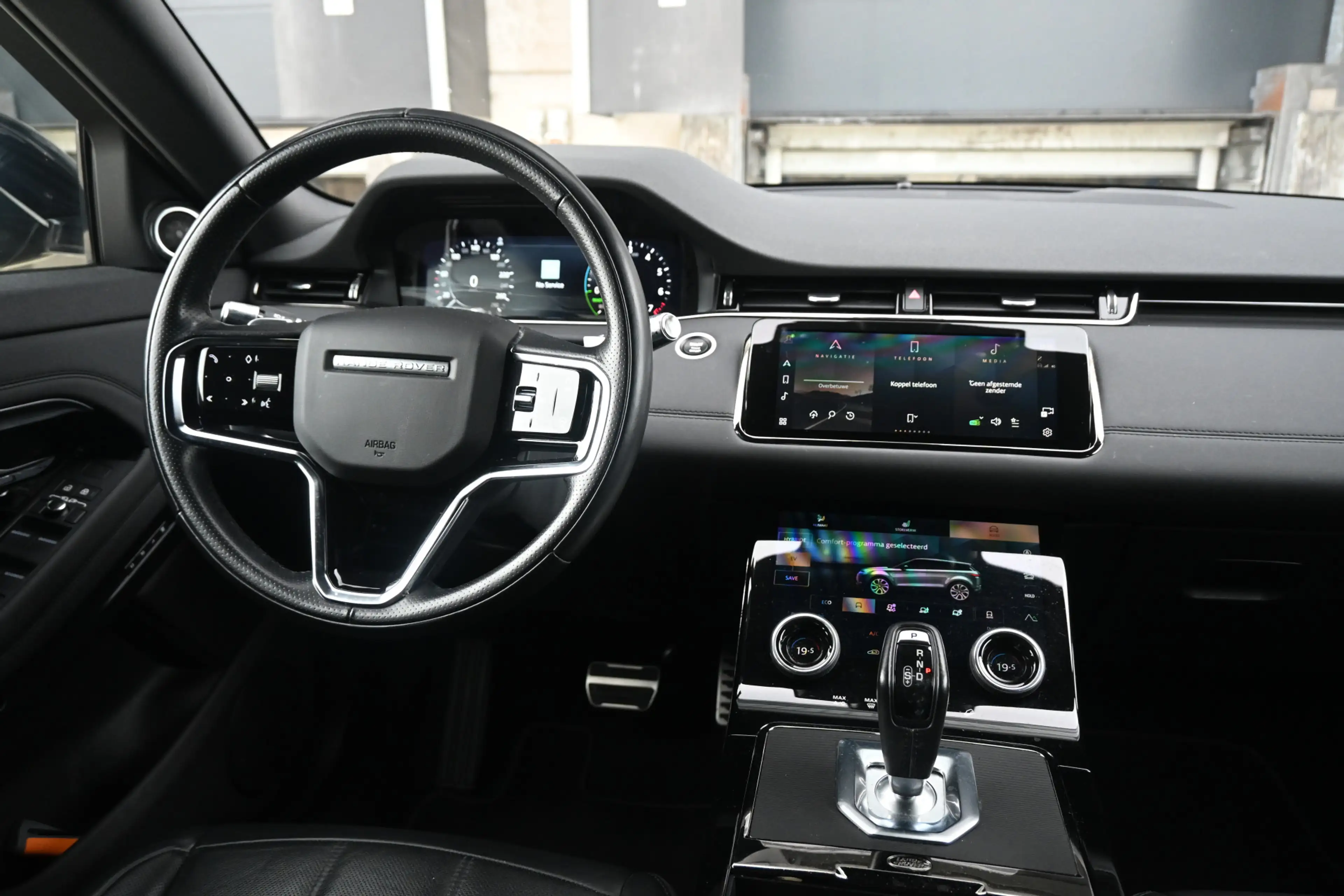 Land Rover Range Rover Evoque 1.5 P300e AWD R-Dynamic SE — photo 6