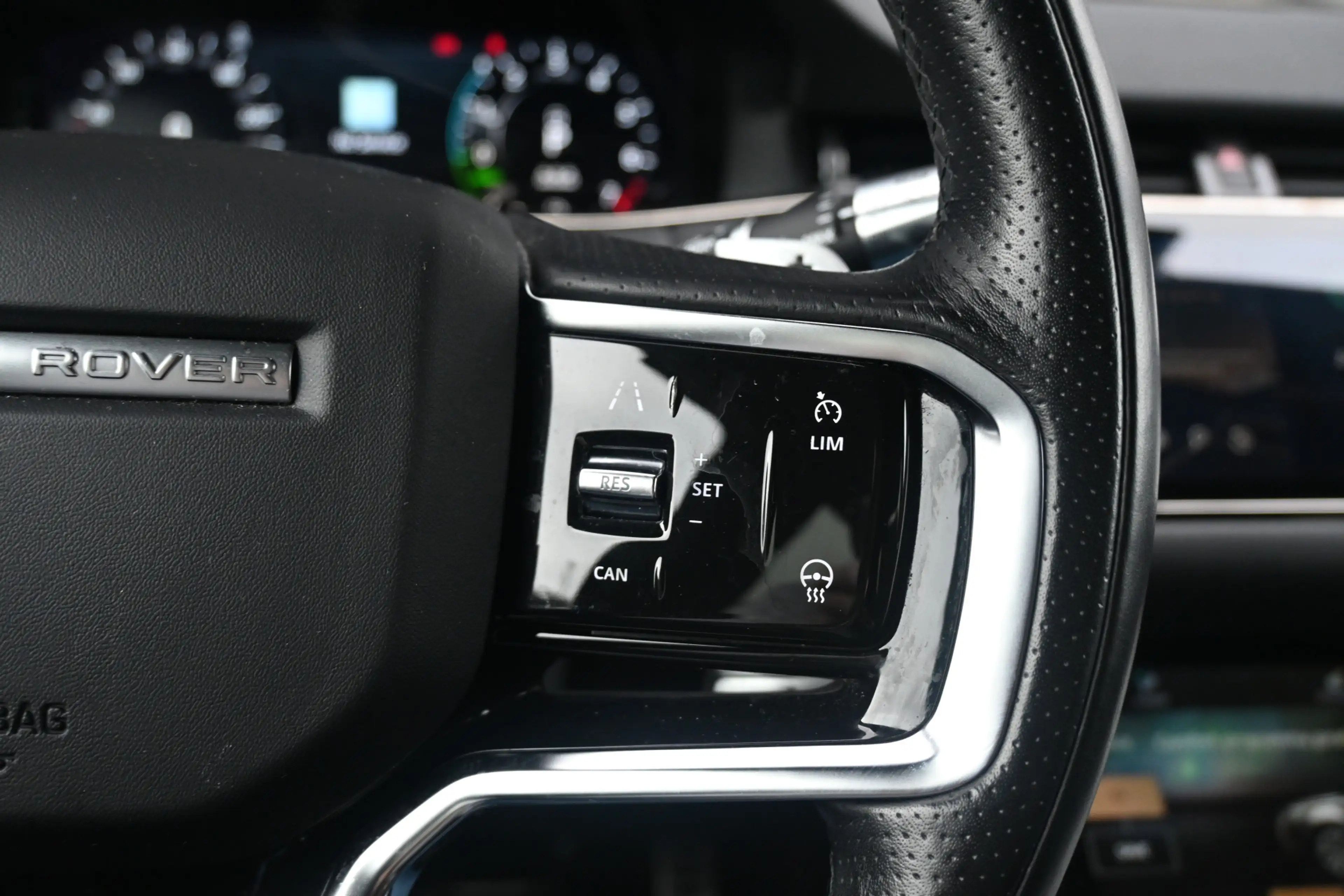 Land Rover Range Rover Evoque 1.5 P300e AWD R-Dynamic SE — photo 19