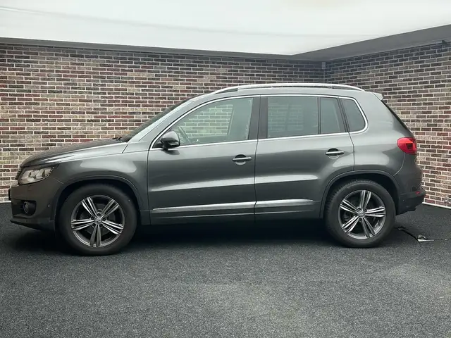 Volkswagen Tiguan view 6