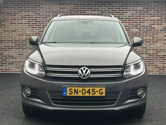 Volkswagen Tiguan view 5